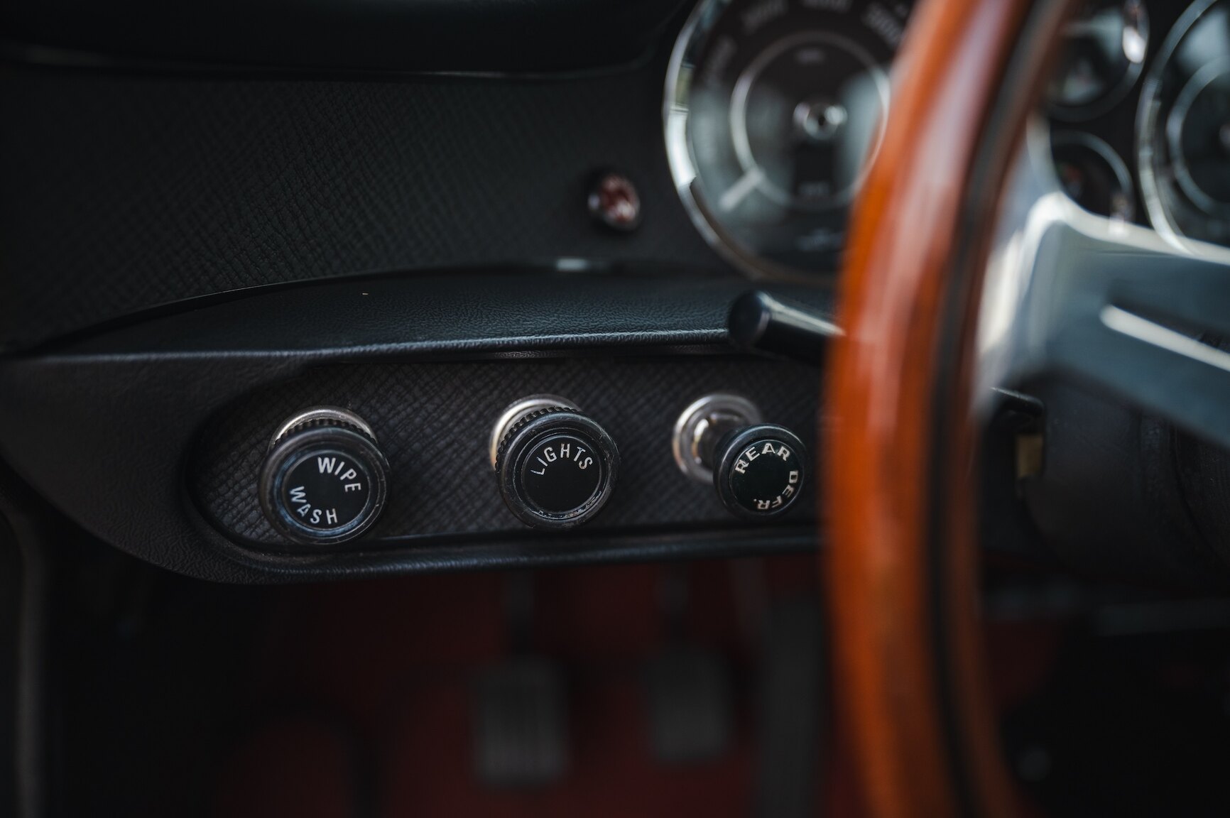 Interior image of 1972 Volvo 1800 ES