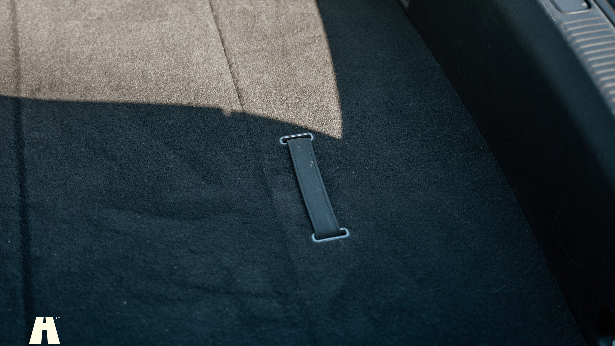 Interior image of 2009 Audi TTS (44)