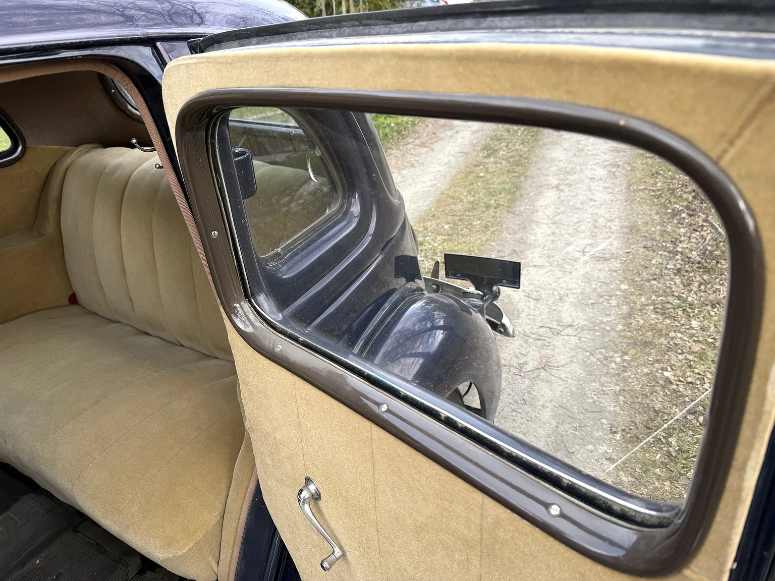 Interior image of 1936 Ford 214A Fordor (56)