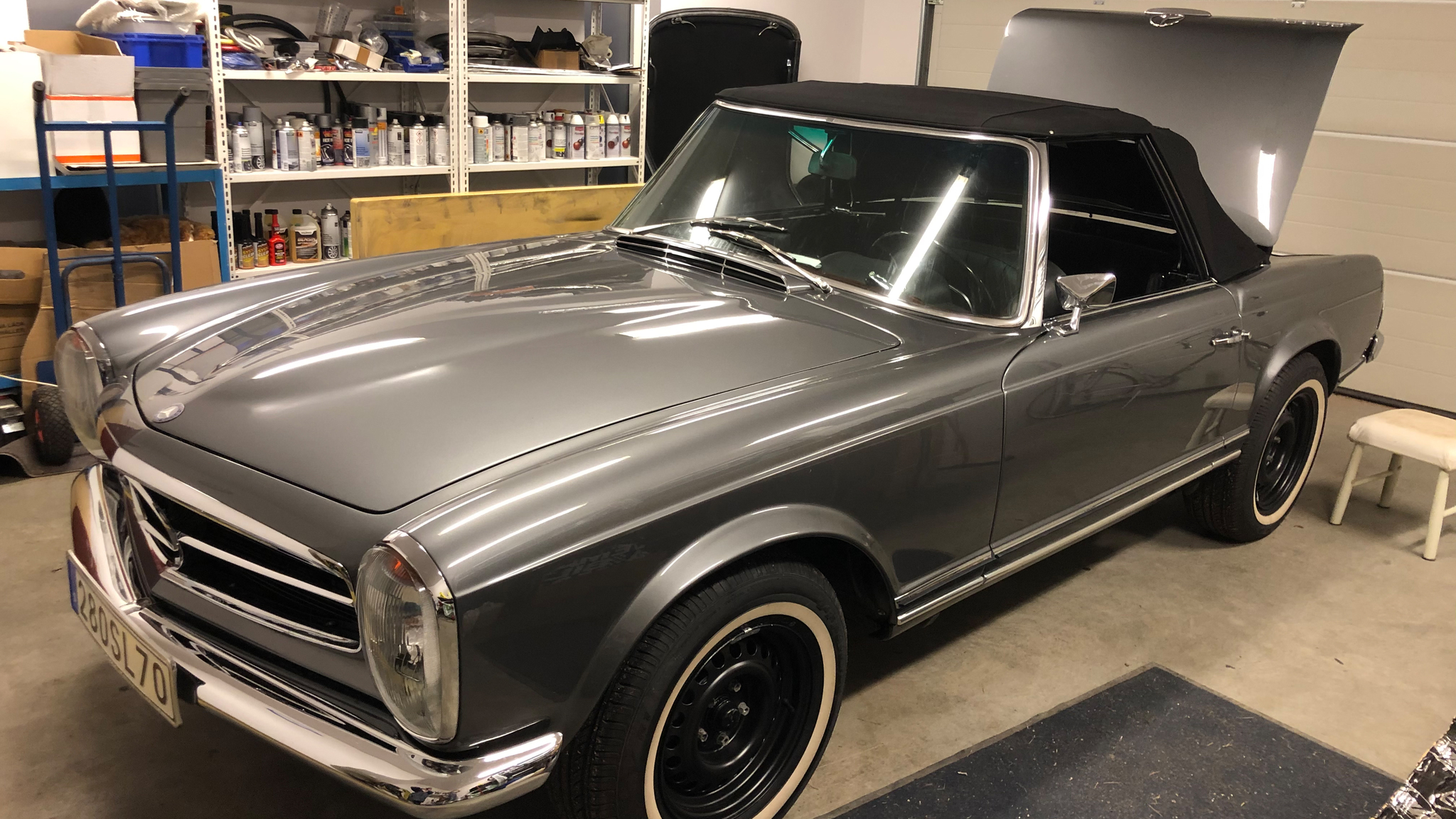 Exterior image of 1970 Mercedes 280 SL Pagoda (91)