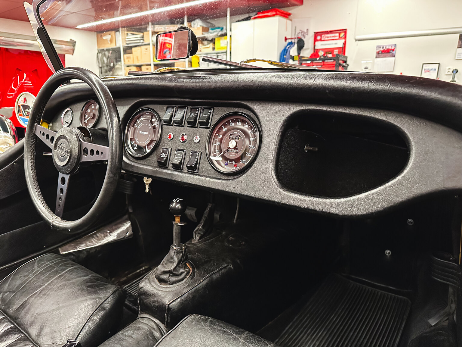 Innenraumfoto von 1974 Morgan +8