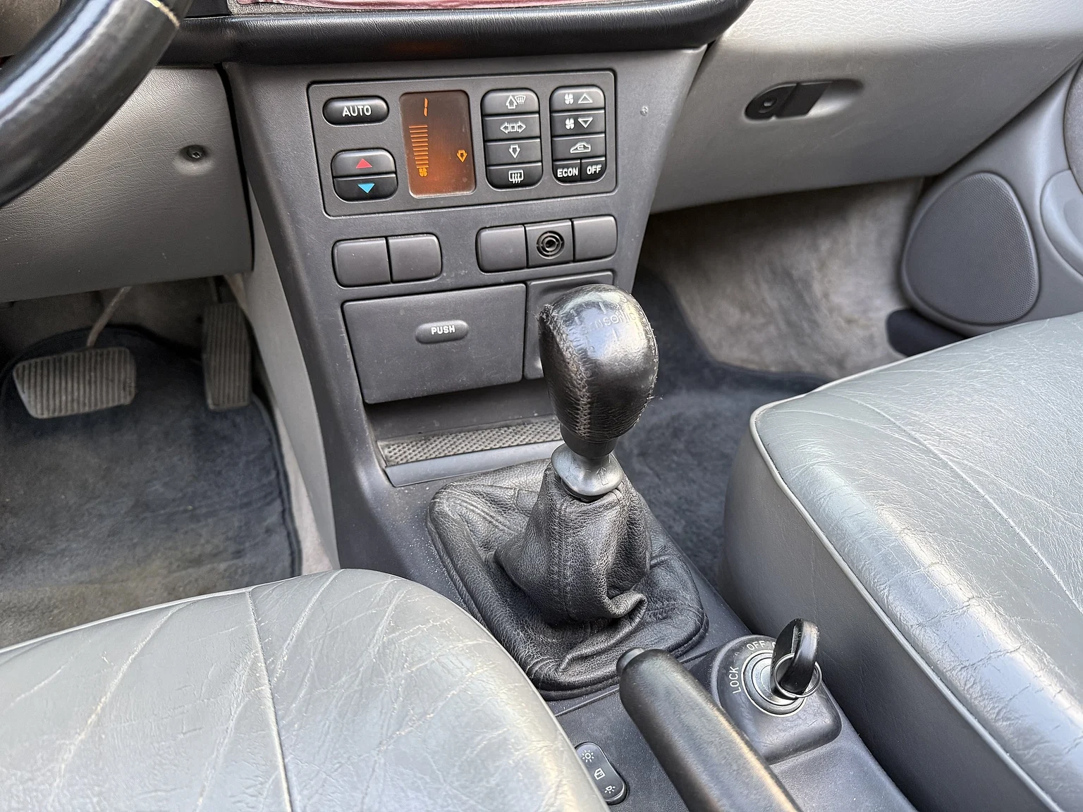 Innenraumfoto von 1996 SAAB 900 Turbo Convertible (7)