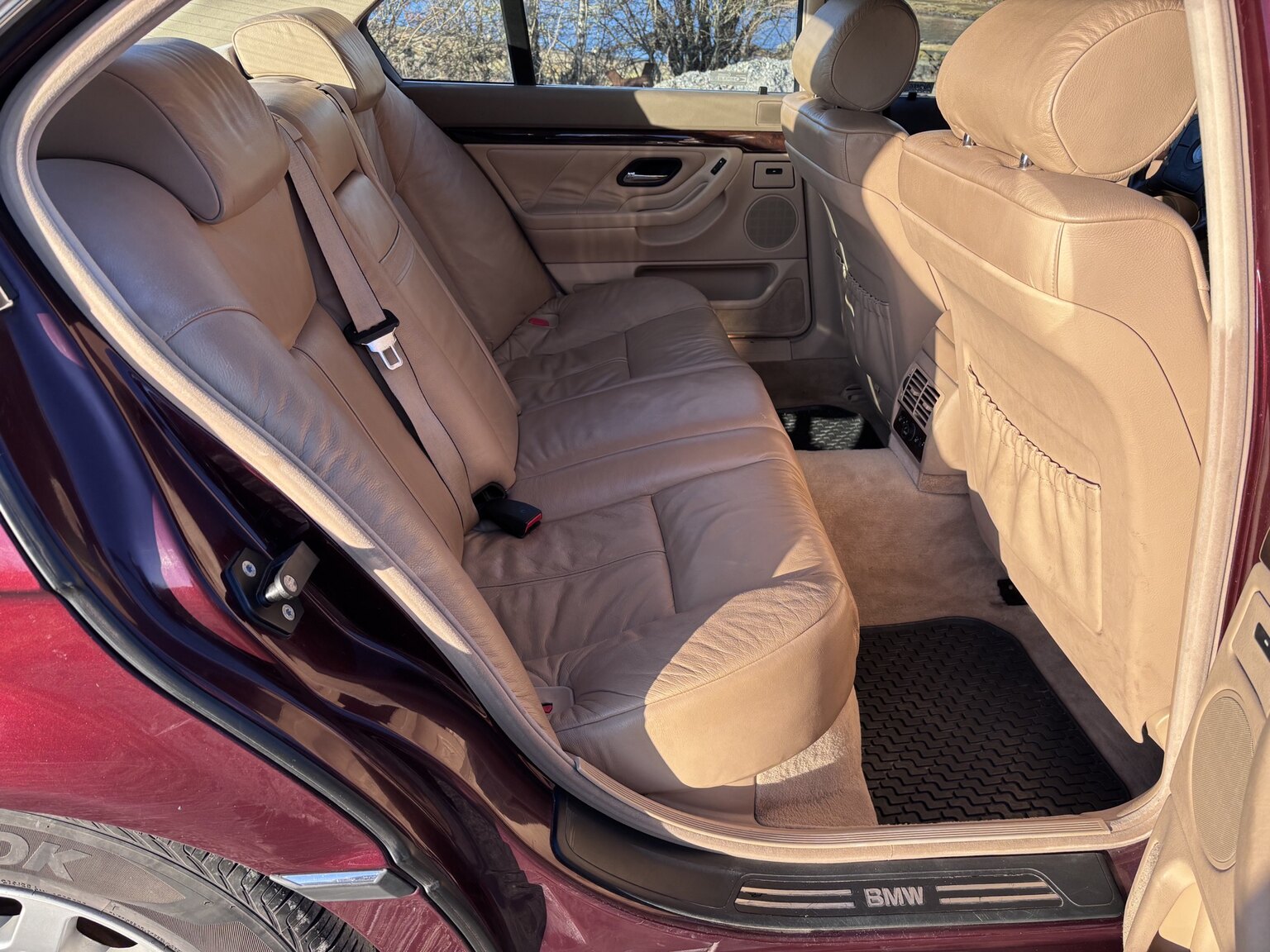 Interior image of 1996 BMW 728iA