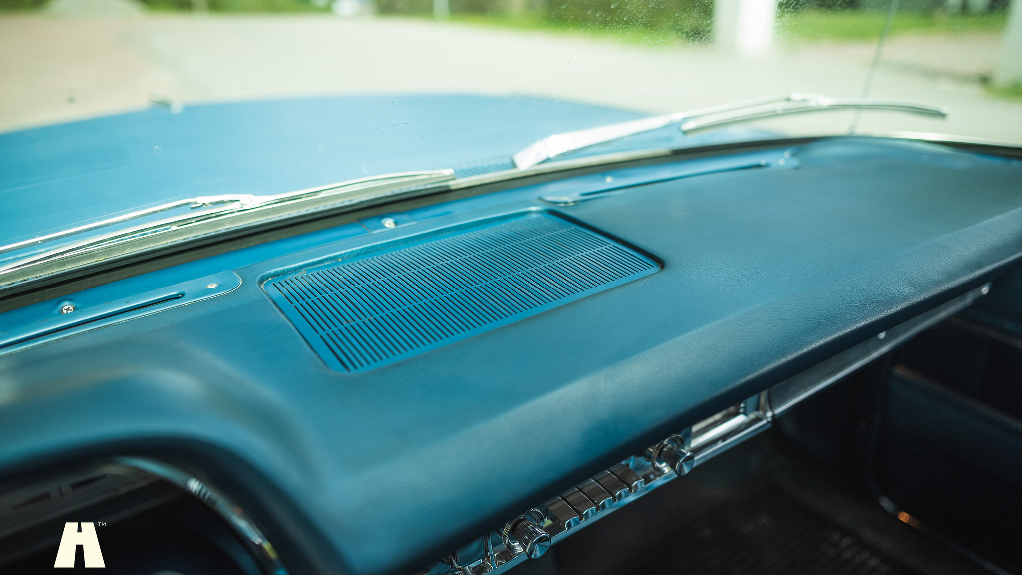 Interior image of 1963 Mercury Monterey Custom 4-door (23)