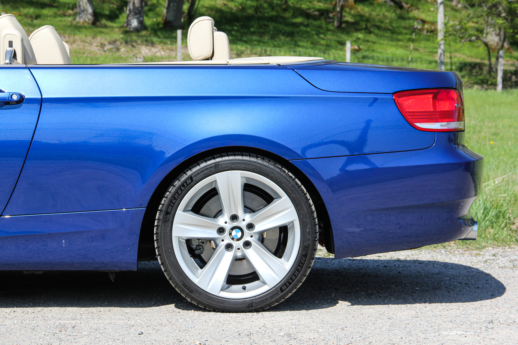 Aussenfoto 2007 BMW 335i Cabriolet (49)