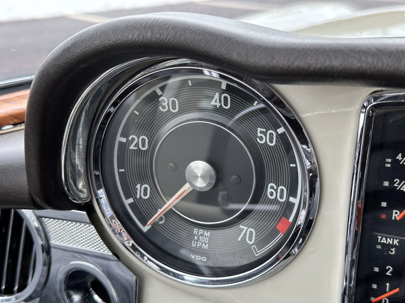 Interior image of 1968 Mercedes Benz SL 280 Pagoda