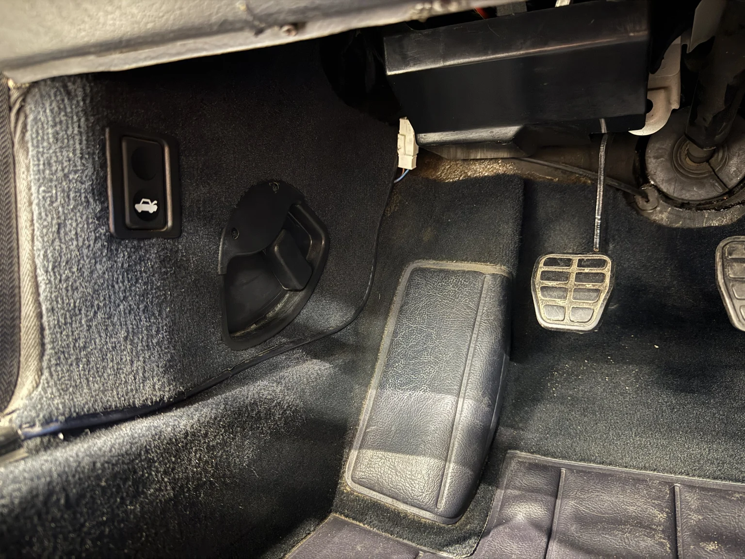 Interior image of 1989 Porsche 944 2.7 (25)