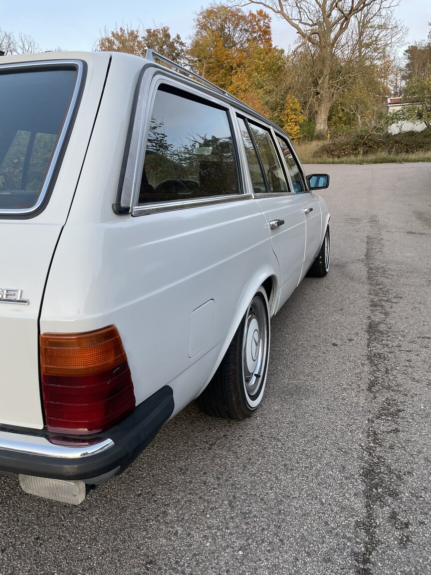 Exteriörbild på 1983 Mercedes-Benz 300 TDT