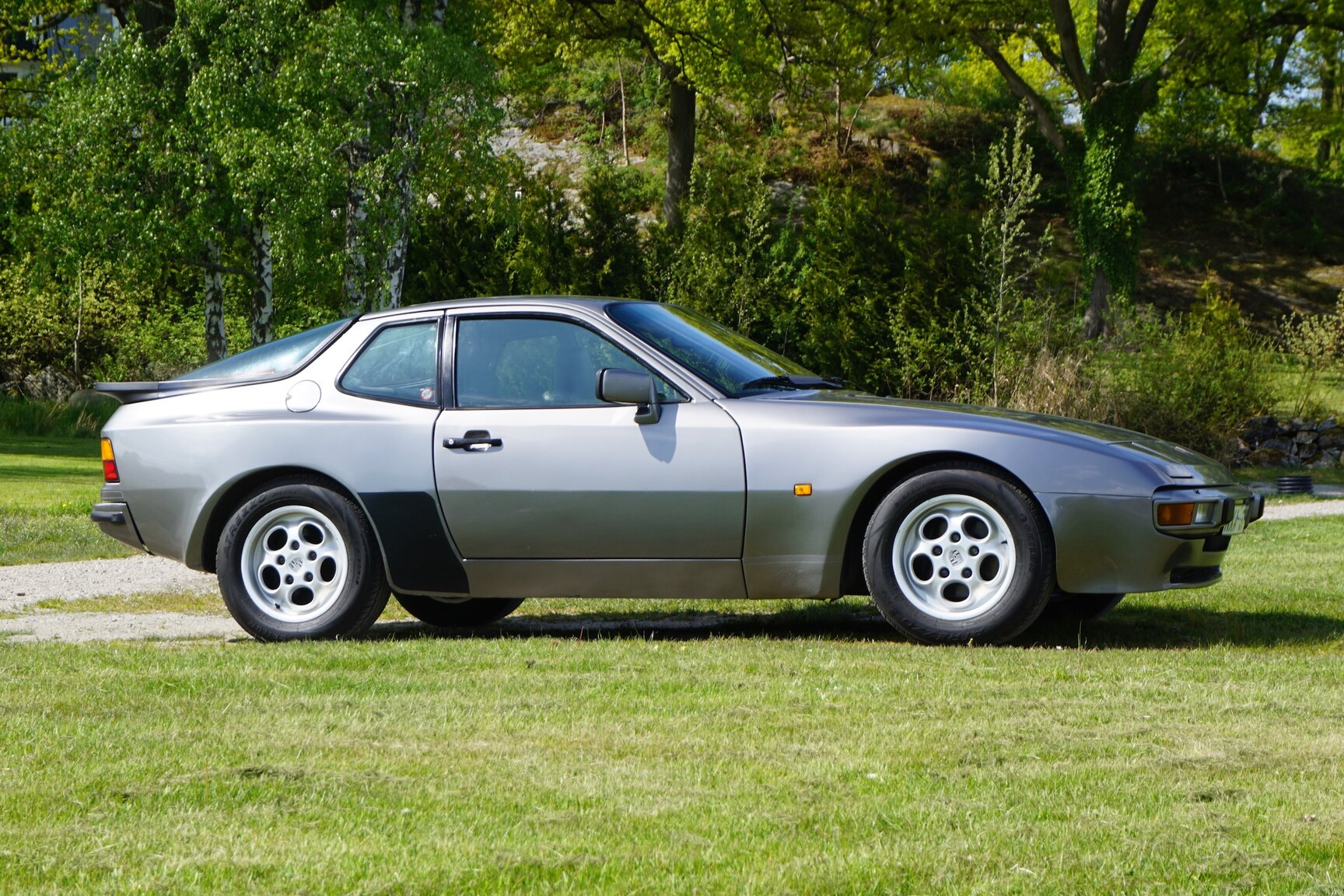 Exterior image of 1985 Porsche 944 "NO RESERVE AUCTION"