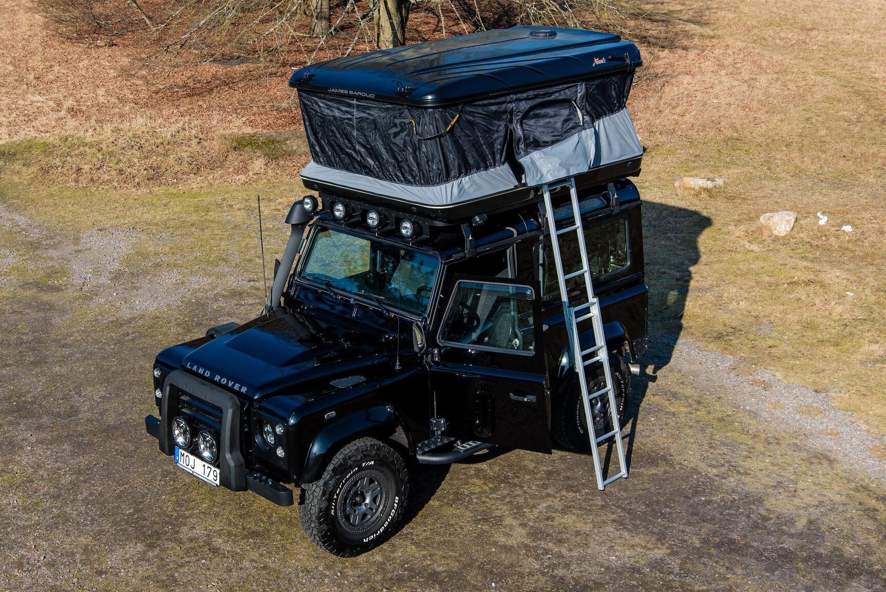 Exterior image of 2009 Land Rover Defender 90 2.4 TD4 4x4
