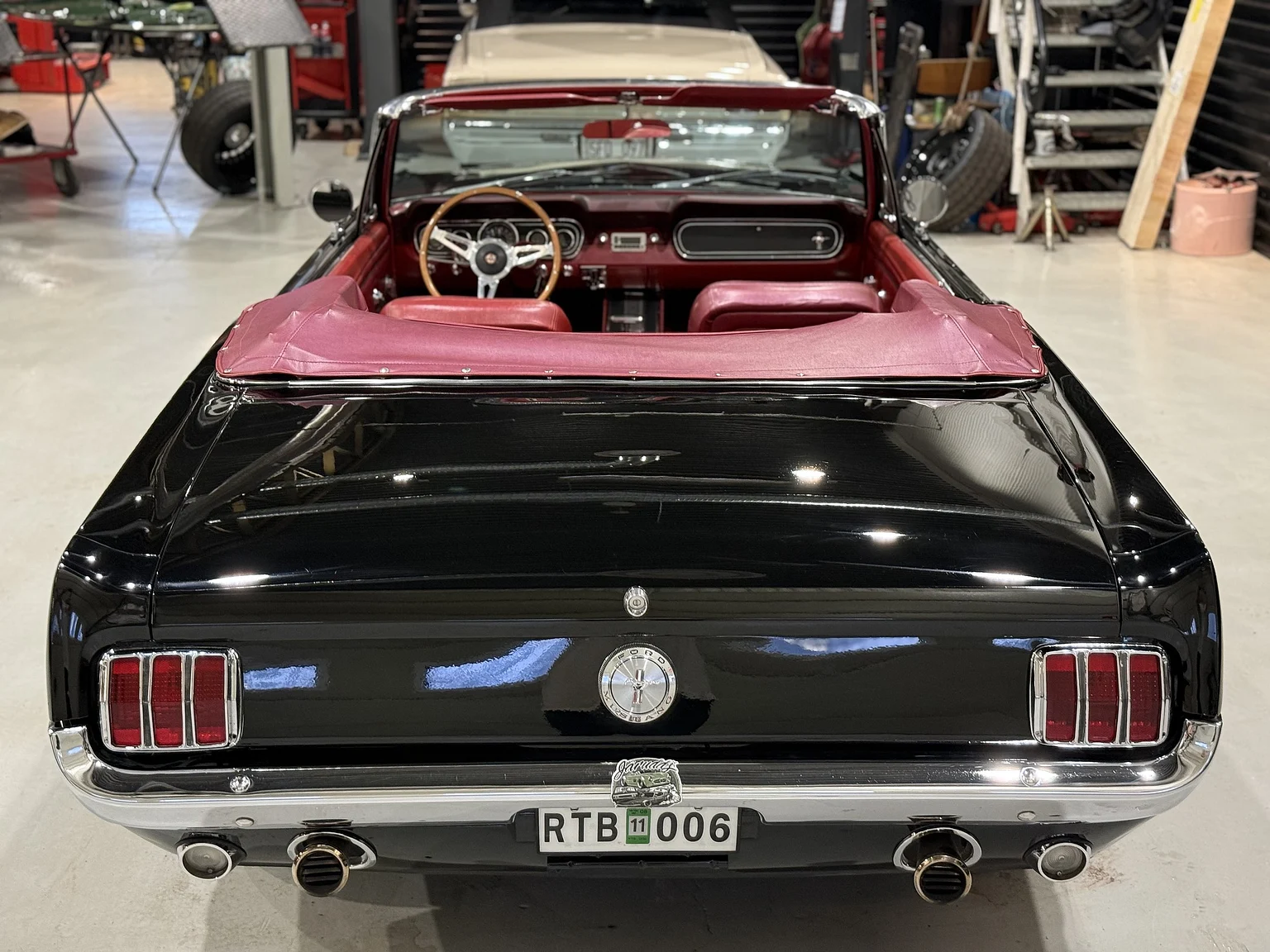 Aussenfoto 1966 Ford Mustang Convertible (47)