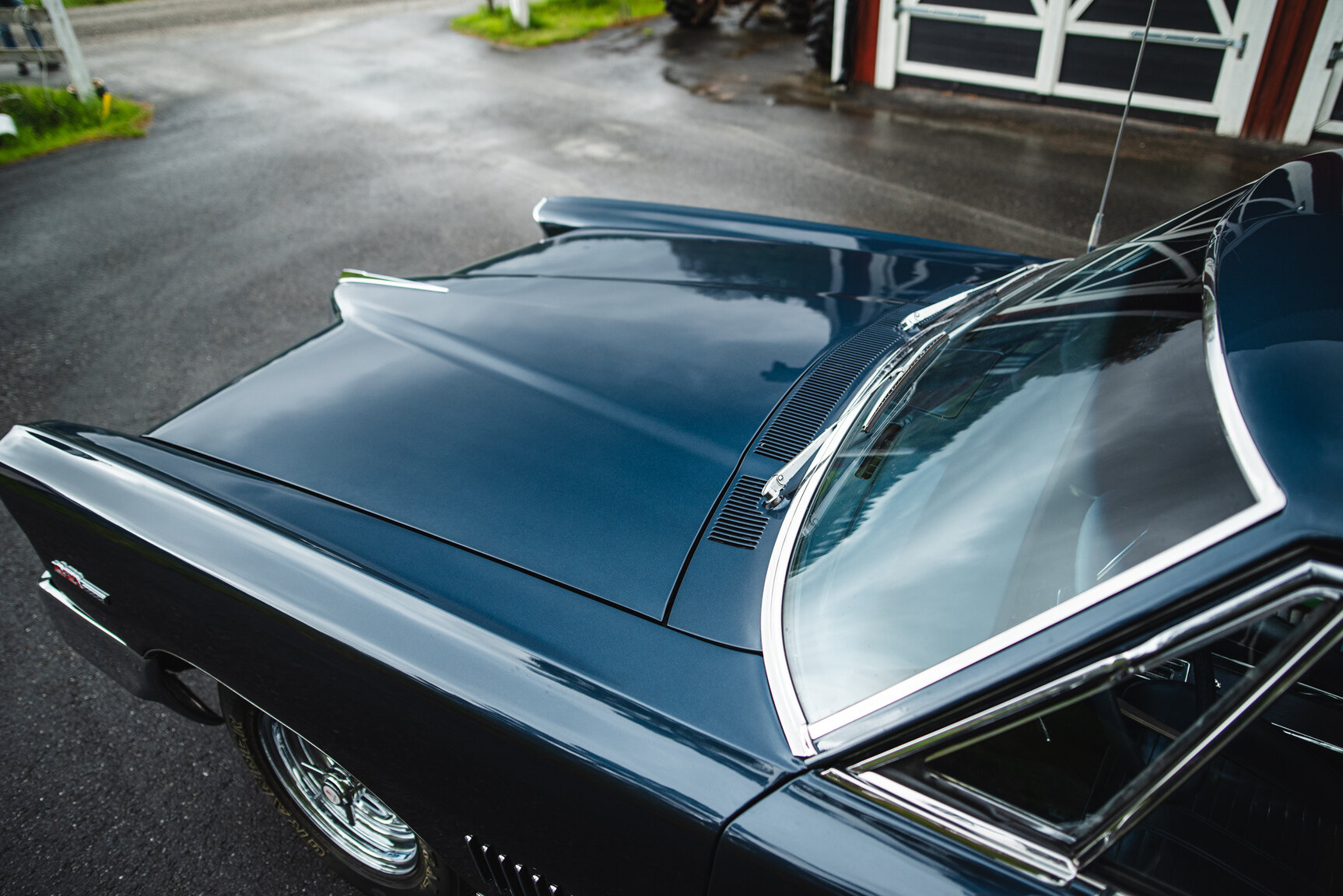 Exterior image of 1965 Pontiac Catalina 421 Tripower-Pack 2+2
