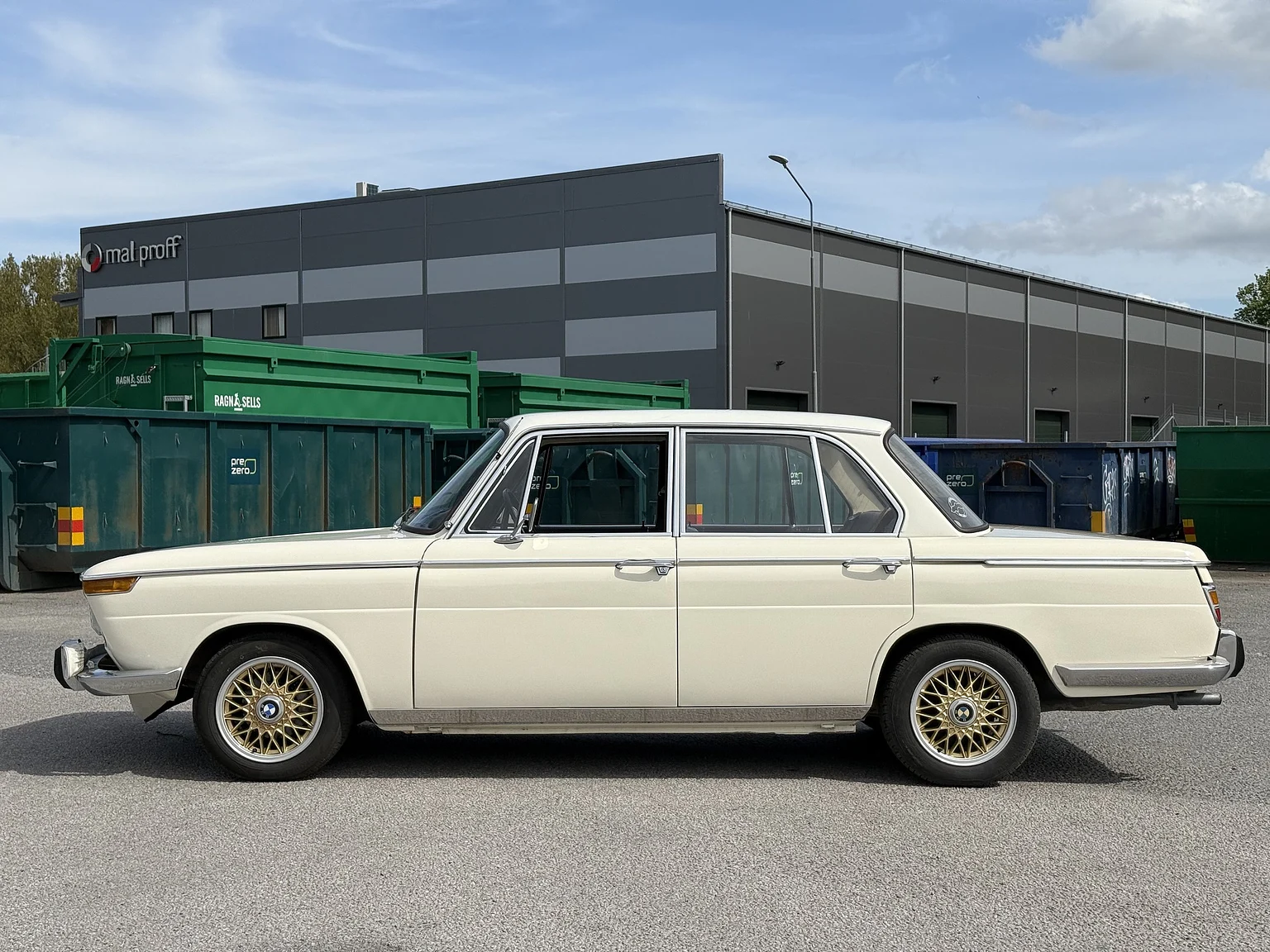 Aussenfoto 1970 BMW New Class 4-dörrars Sedan (9)