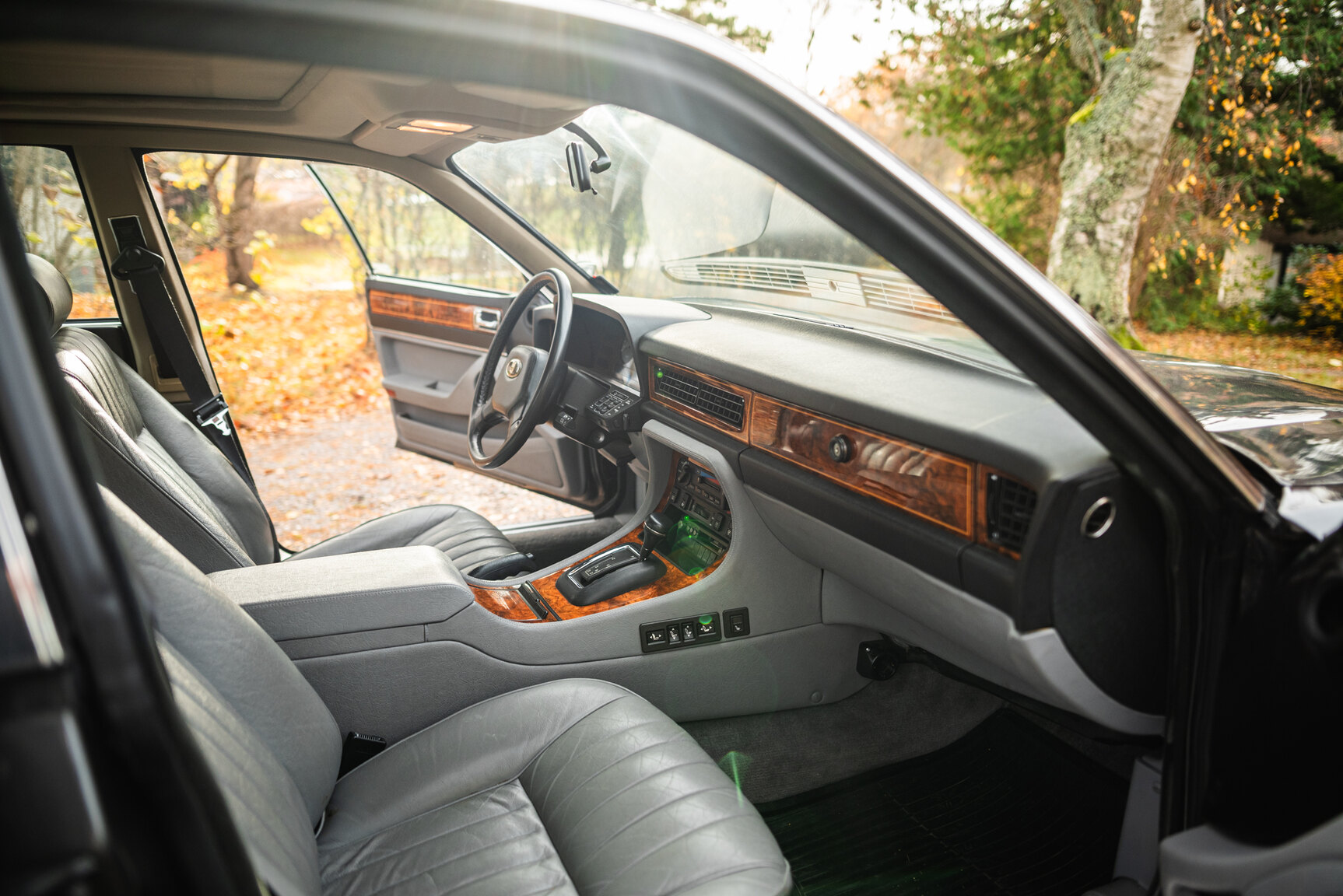 Innenraumfoto von 1988 Jaguar XJ Sovereign