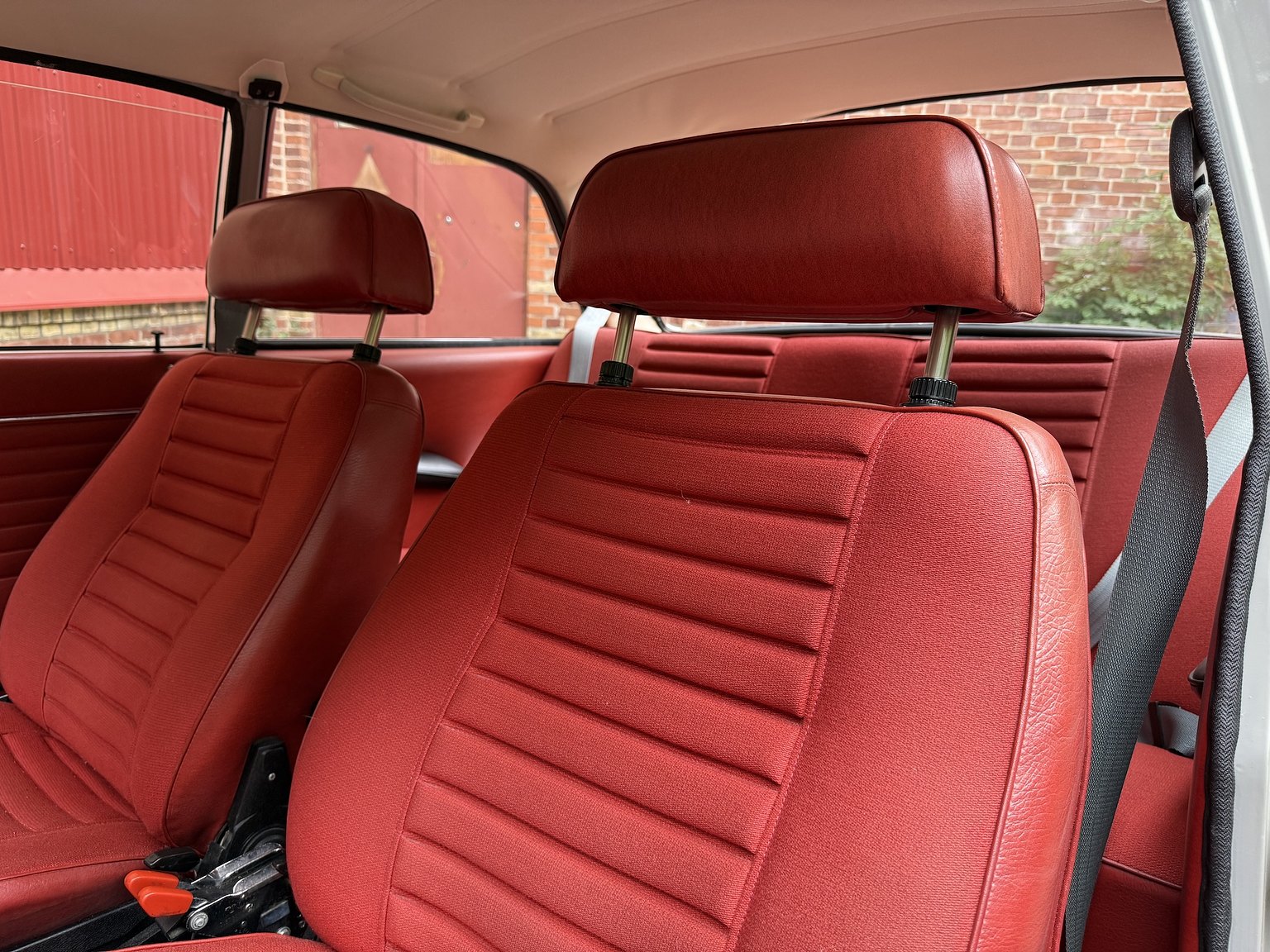 Interior image of 1970 Volvo 142 Automatic