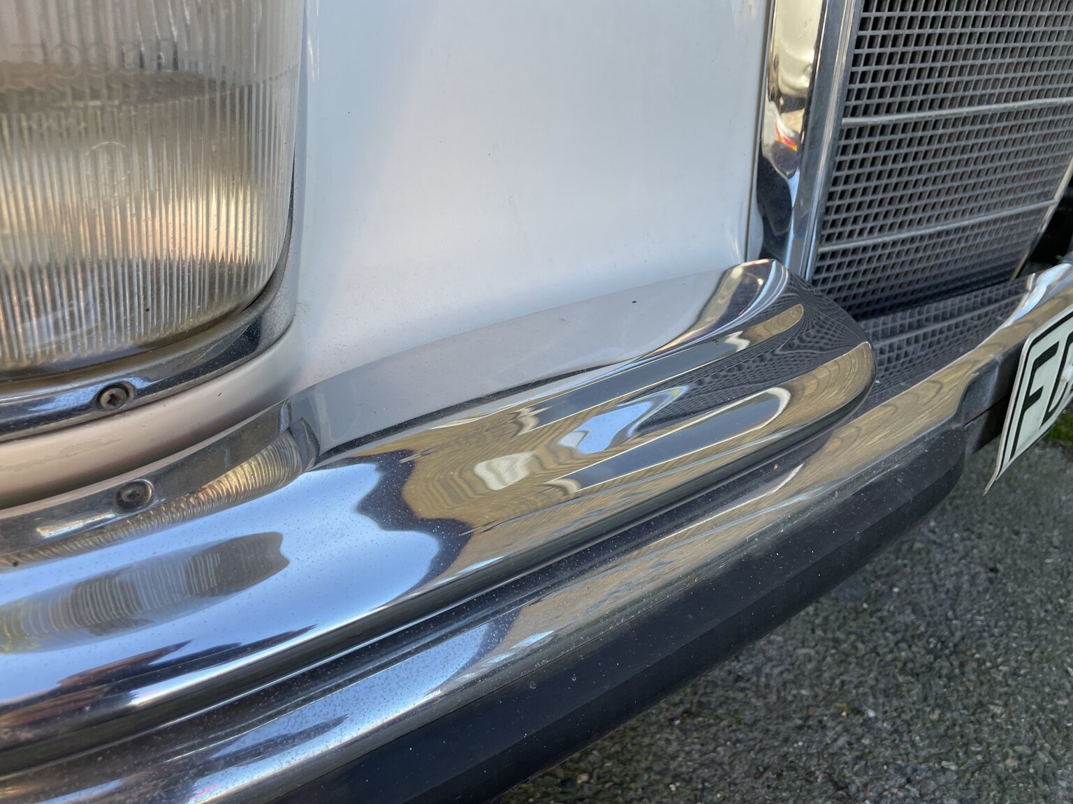 Exterior image of 1966 Mercedes-Benz 250s