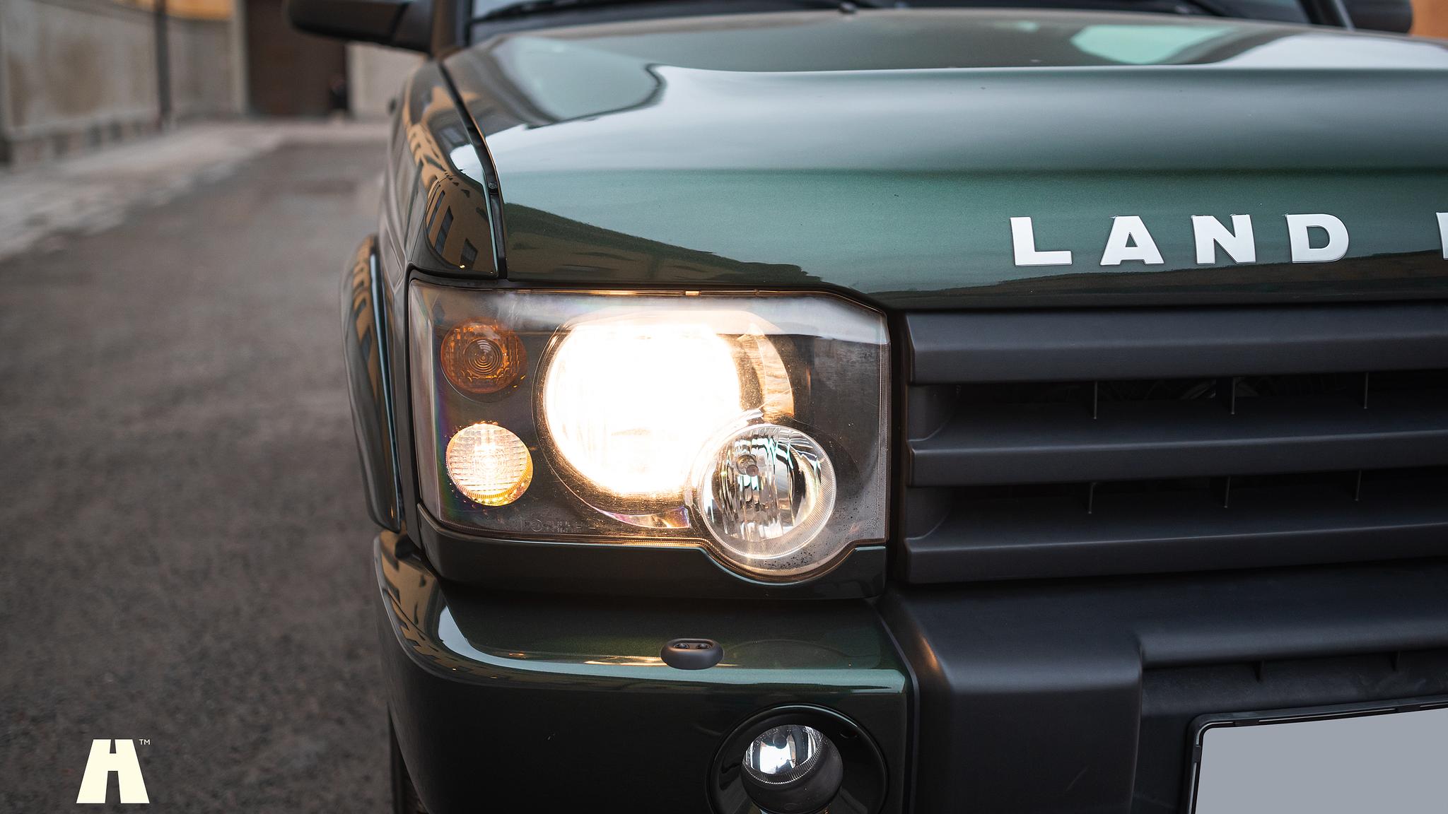 Exterior image of 2003 Land Rover Discovery II, 2003