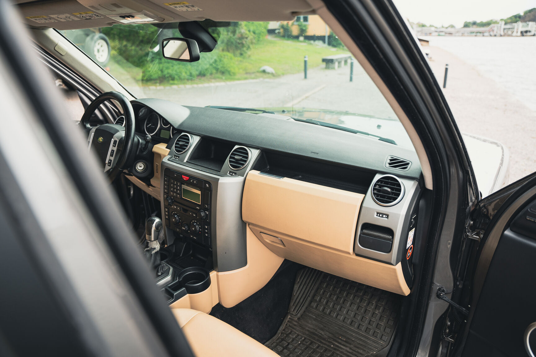 Innenraumfoto von 2008 Land Rover Discovery TDV6 SE (6)