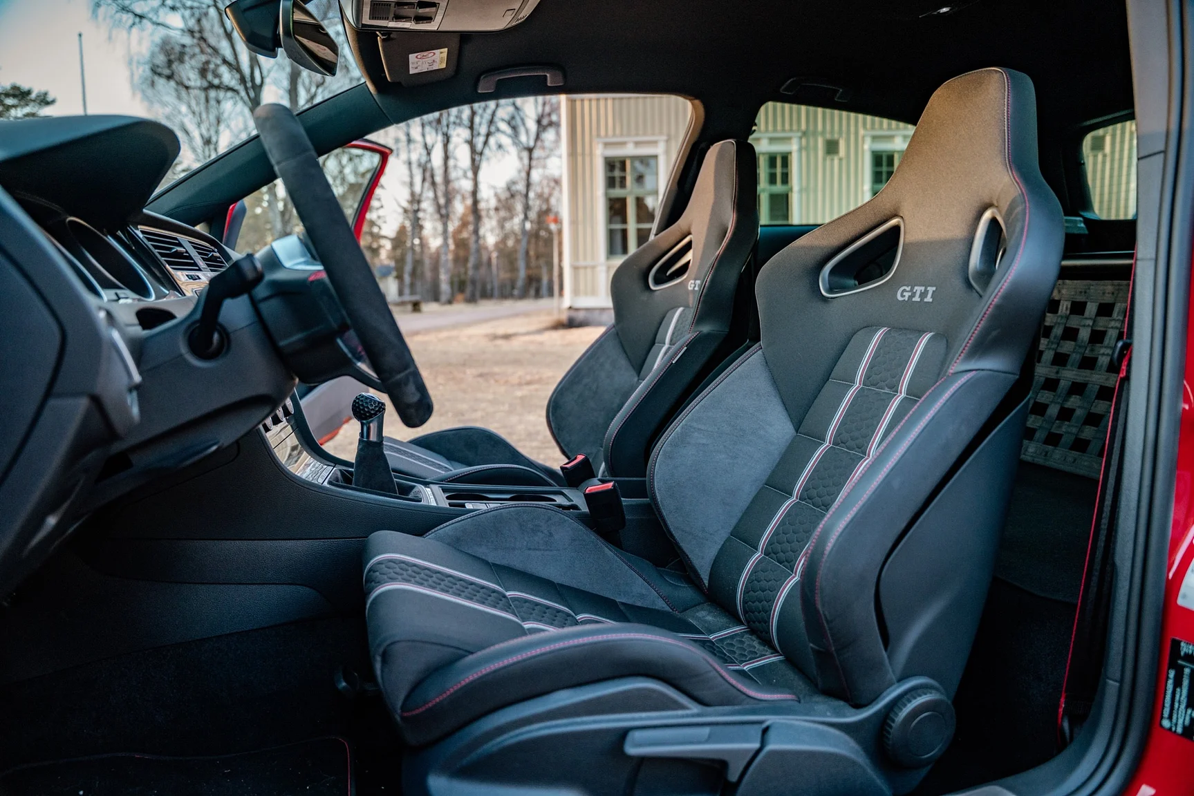 Interior image of 2016 Volkswagen Golf GTi Clubsport S - no. 291/400 (4)