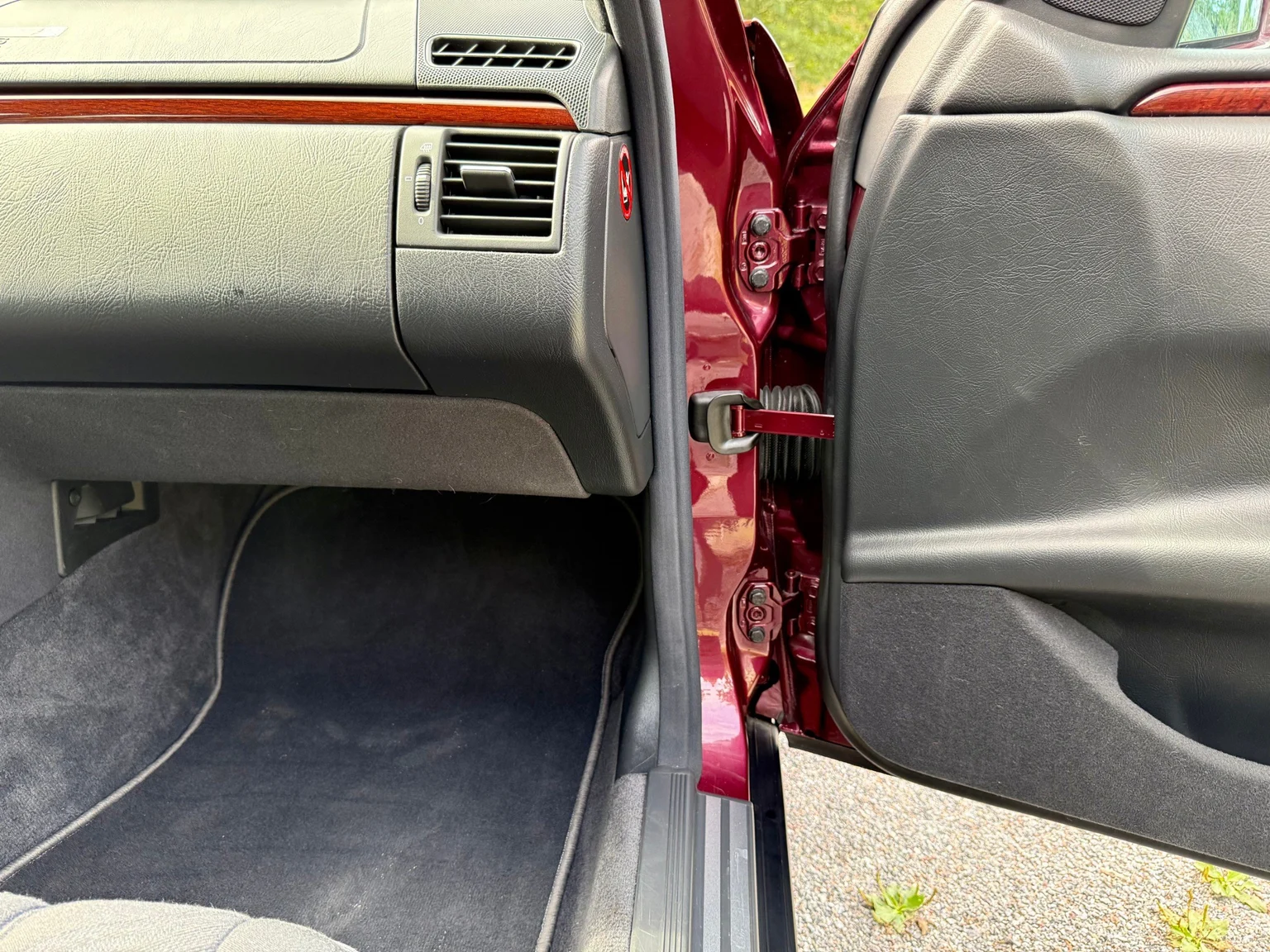Interior image of 1997 Mercedes-Benz E 290 TD (69)