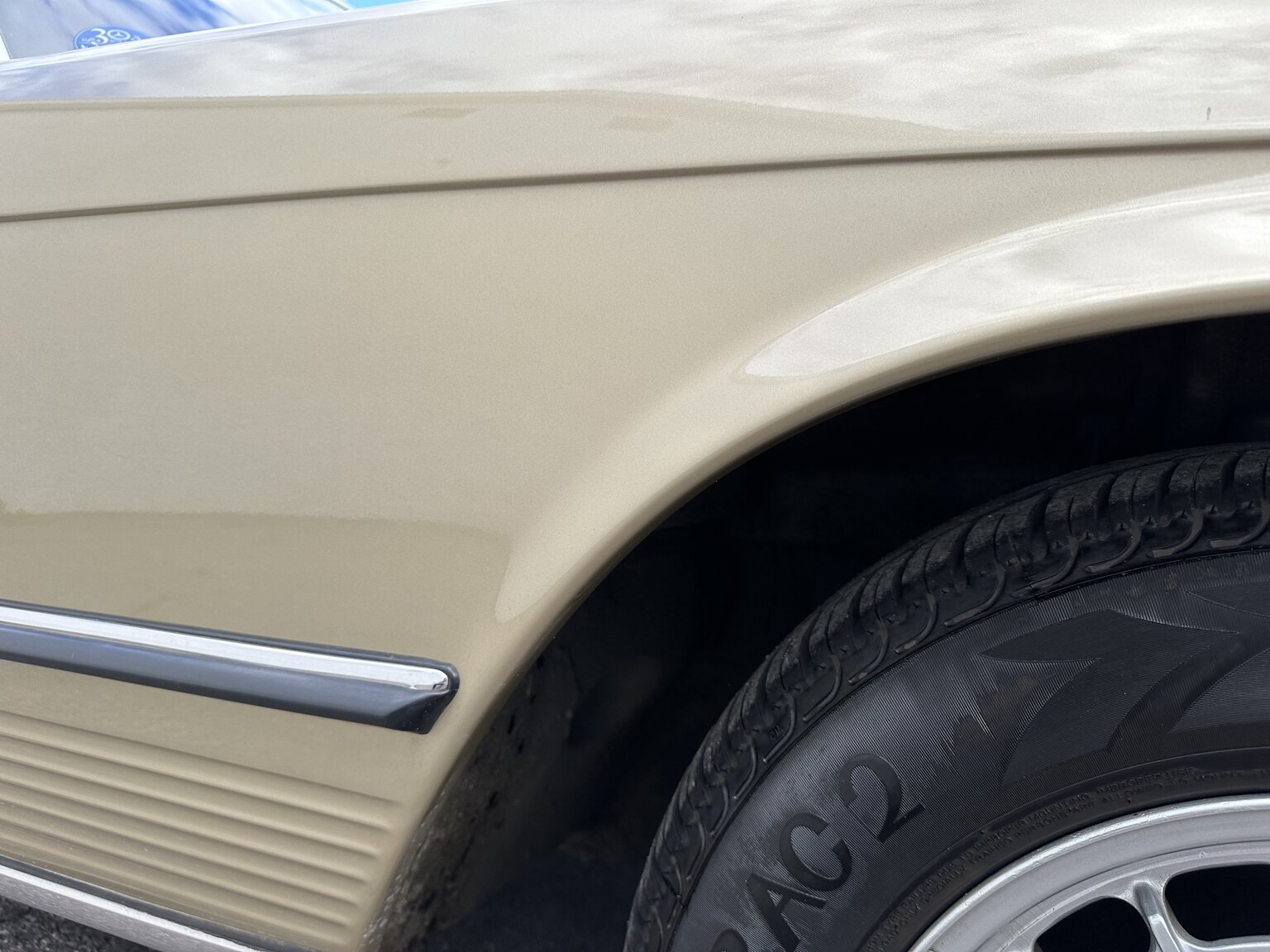 Exteriörbild på 1974 Mercedes benz 450 SL