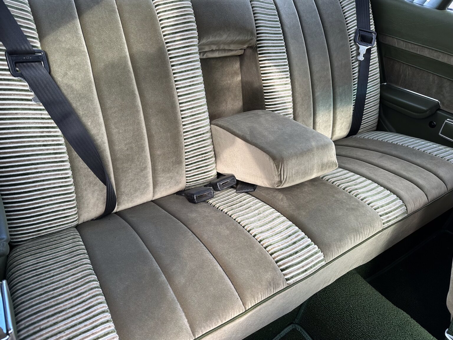 Interior image of 1974 Mercedes Benz 450 SLC