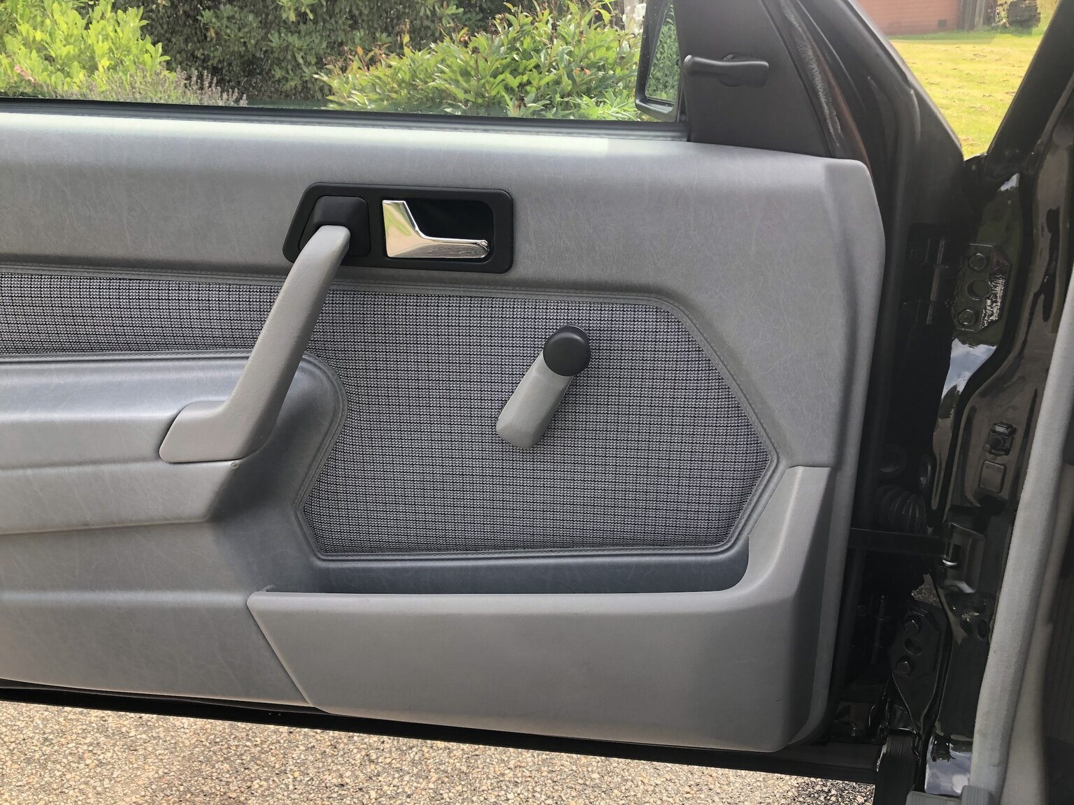 Innenraumfoto von 1986 Mercedes-Benz 190E