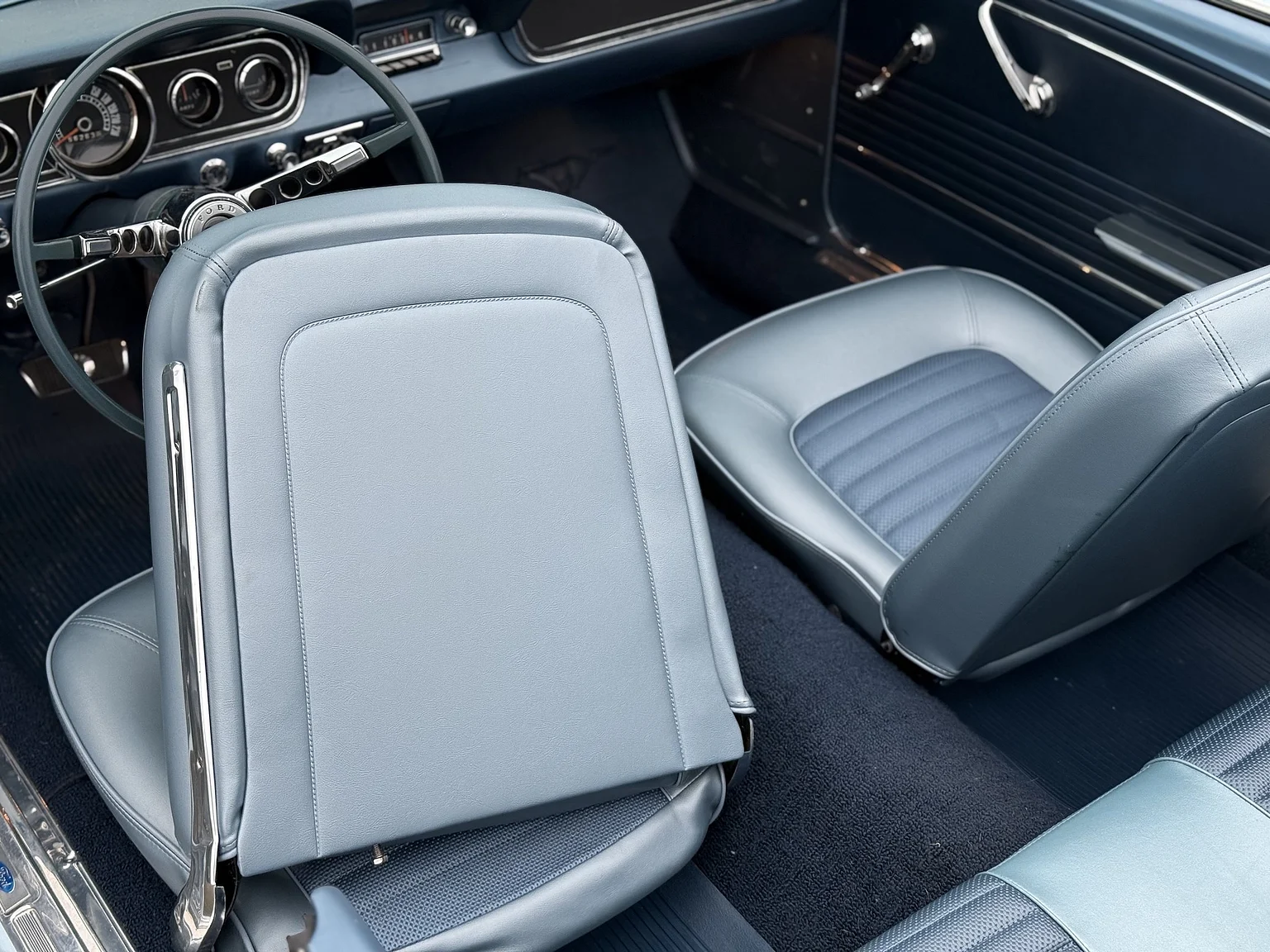 Interiörbild 1966 Ford Mustang Convertible 289 V8 (19)