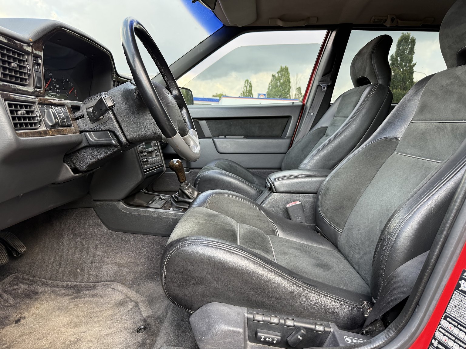 Interior image of 1996 Volvo 850 R "T-Röd"