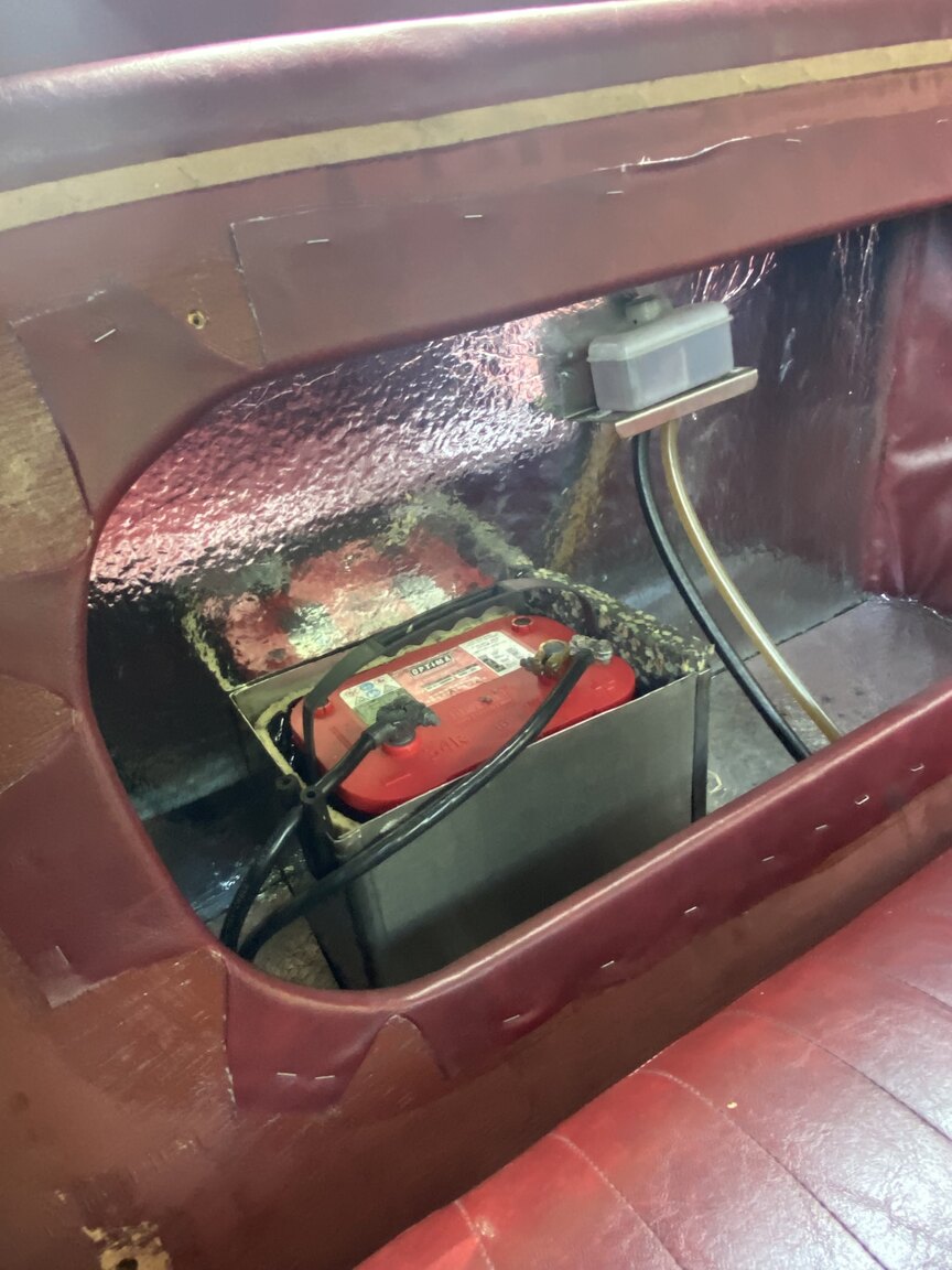 Interior image of 1932 Ford 32 deuce sport coupé (Hot Rod)