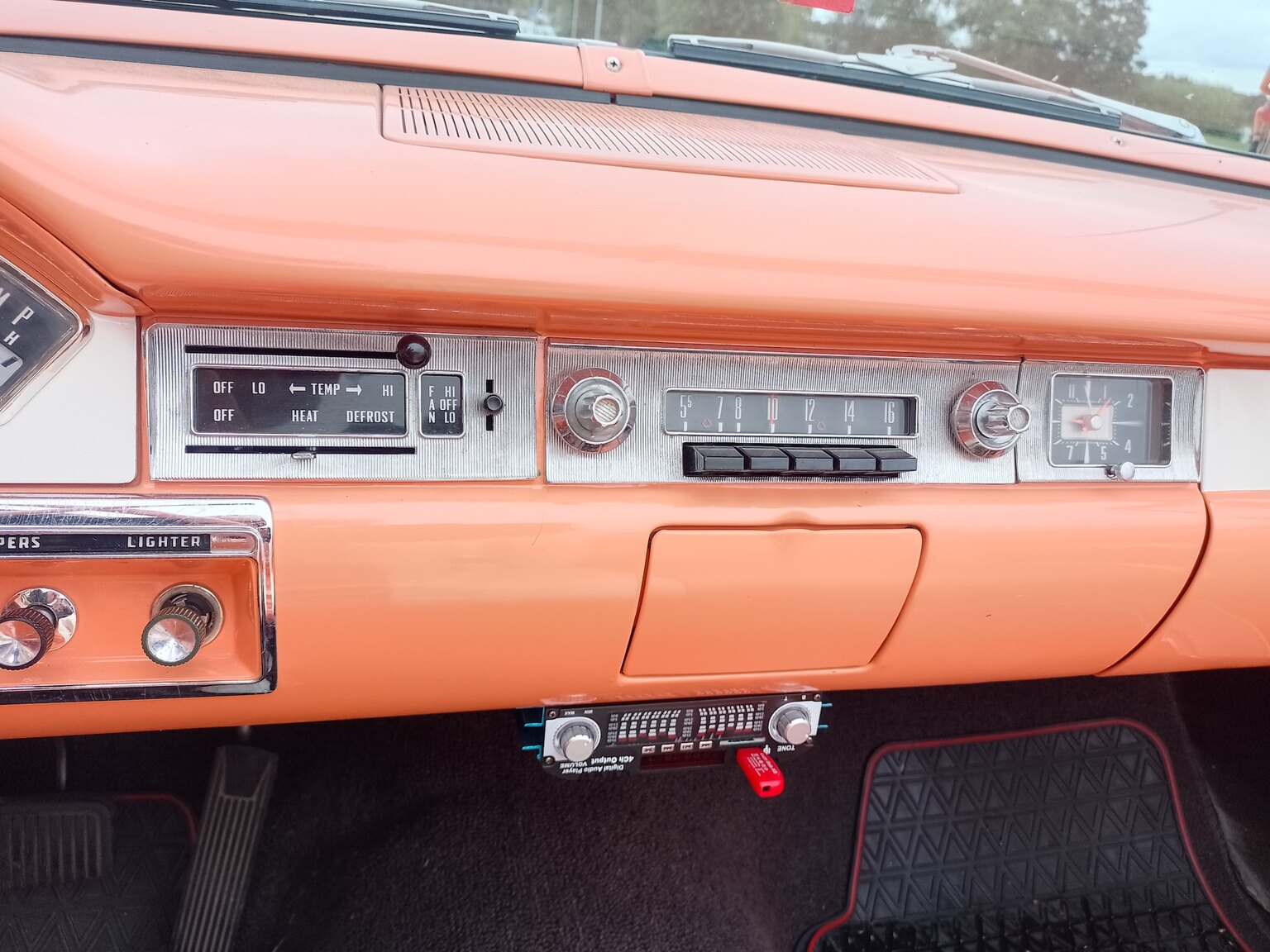 Interior image of 1957 Ford Fairlane 500 Skyliner Retract