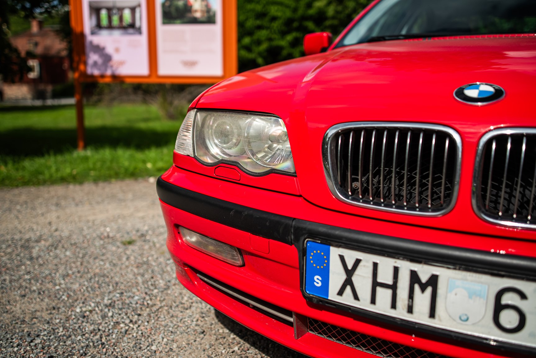 Exterior image of 2001 BMW 330Xi