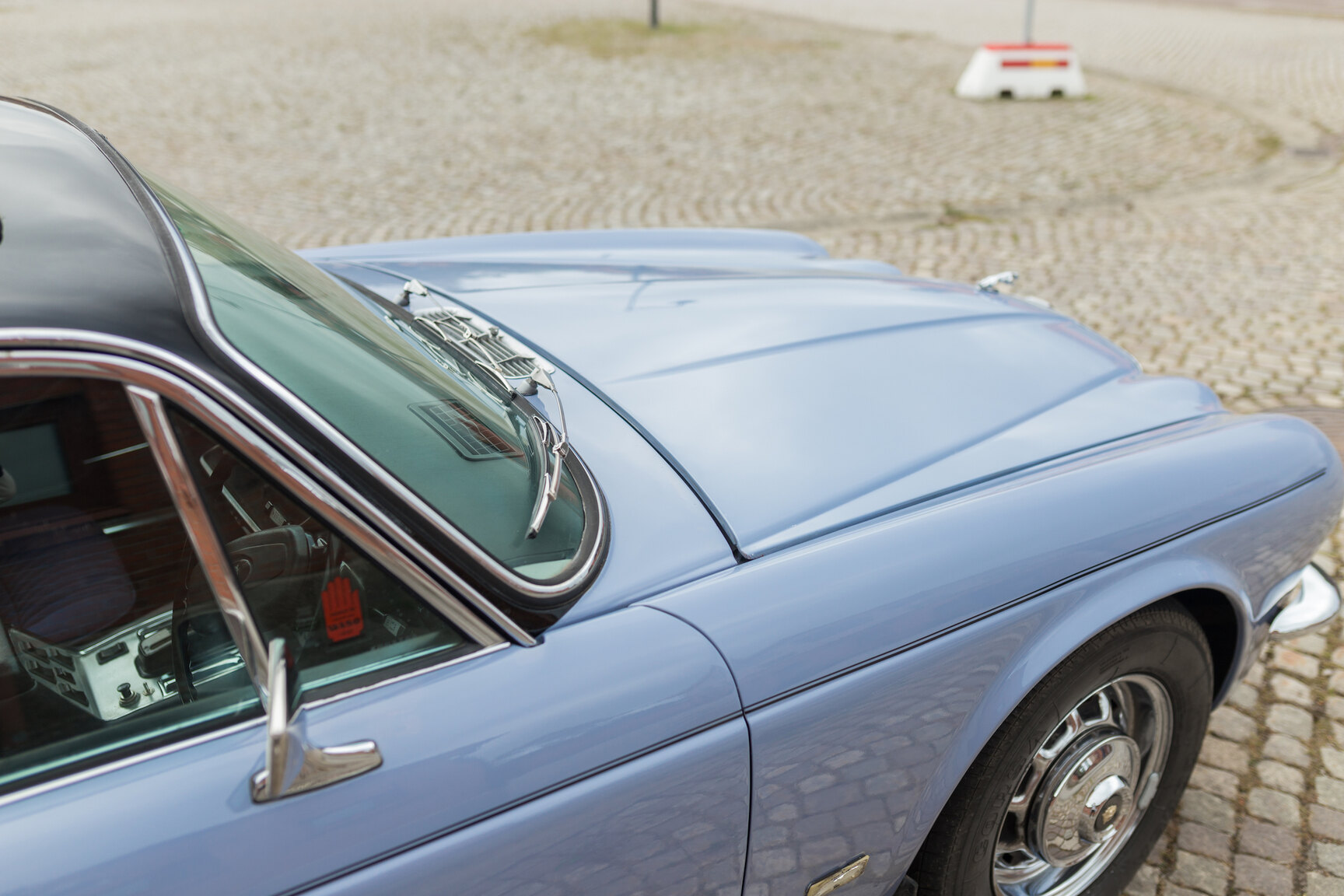 Exteriörbild på 1975 JAGUAR XJ6  (30)