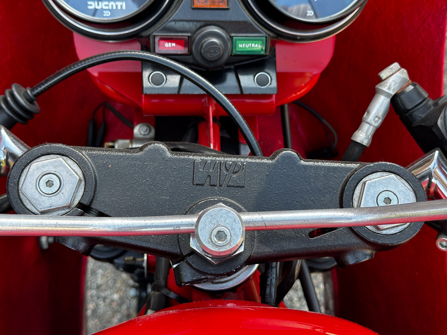 Exteriörbild på 1983 Ducati 900 Mike Hailwood Replica