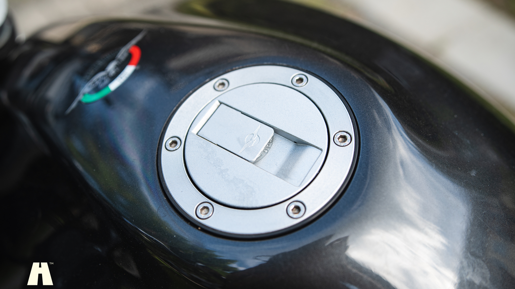 Exterior image of 2005 Moto Guzzi Breva 750i