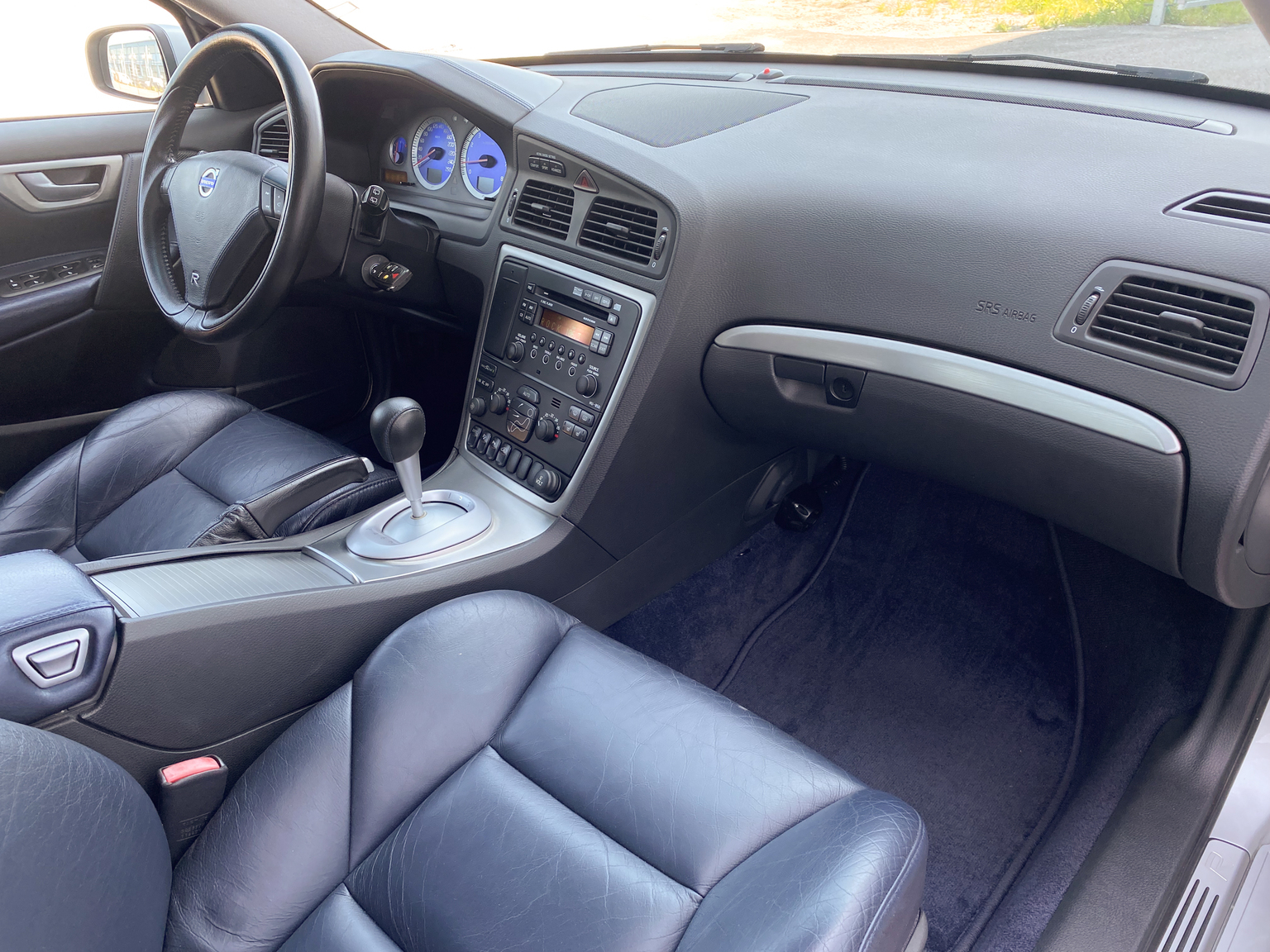 Innenraumfoto von 2005 Volvo V70 R AWD (35)