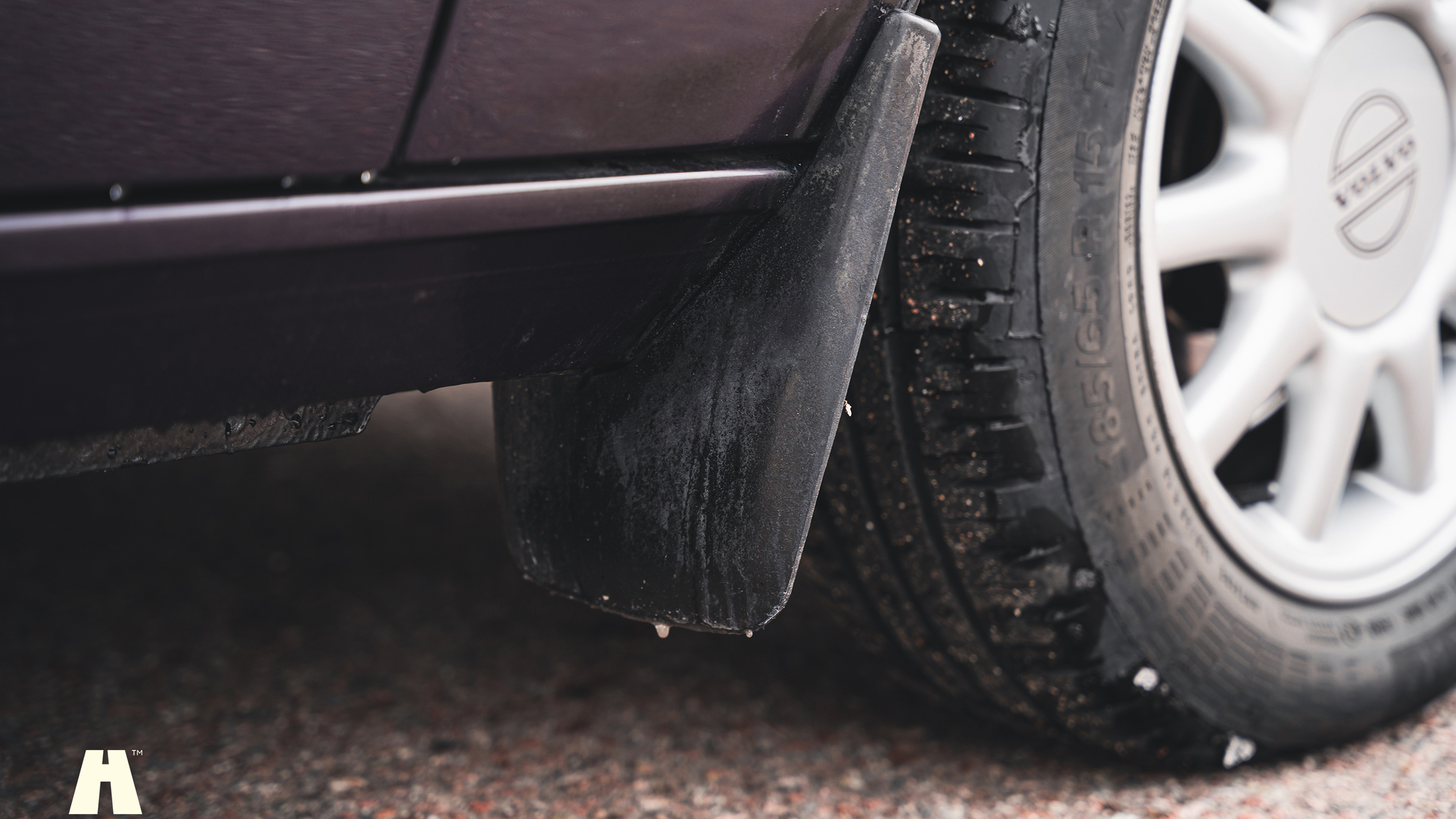 Exterior image of 1995 Volvo 940 SE