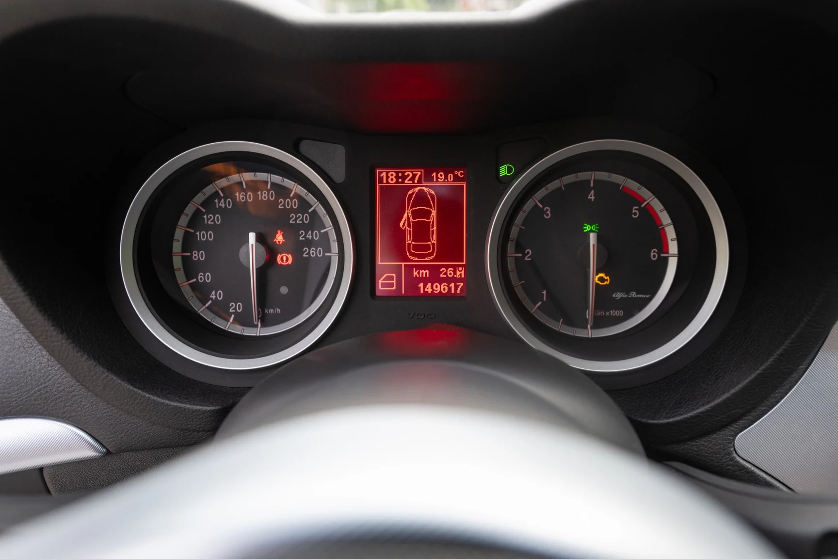 Innenraumfoto von 2008 Alfa Romeo 159 Q4 Sportwagon (49)