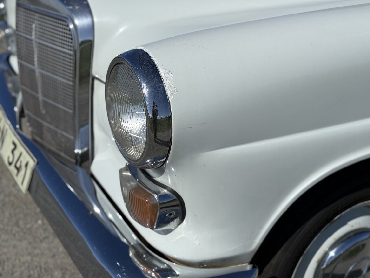 Exterior image of 1967 Mercedes-Benz 230 Safari
