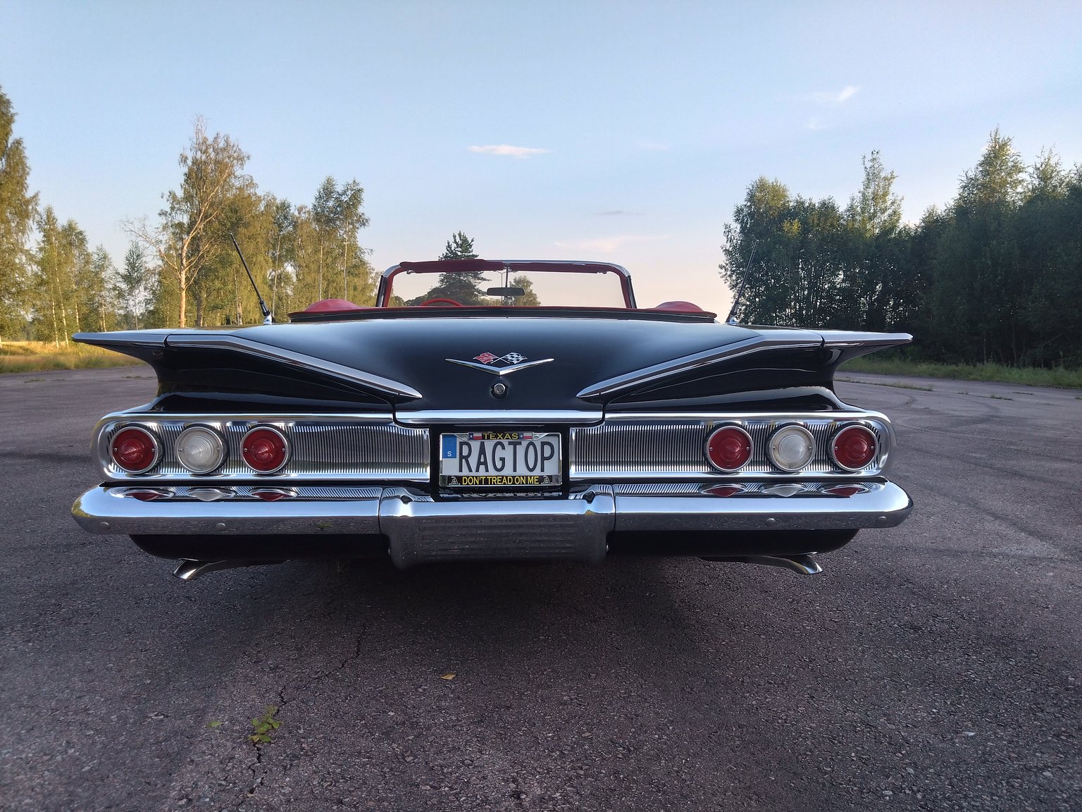 Exterior image of 1960 Chevrolet Impala Cabriolet 5.7 V8 Powerglide
