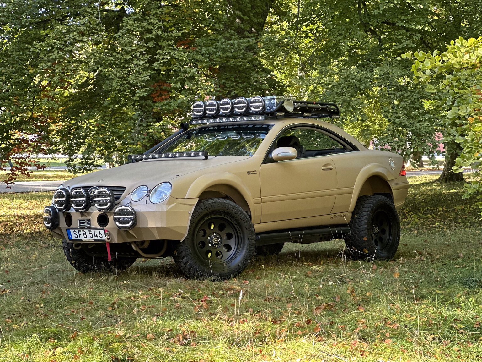 Exteriörbild på 2001 Mercedes-Benz CL600/ML 55 AMG