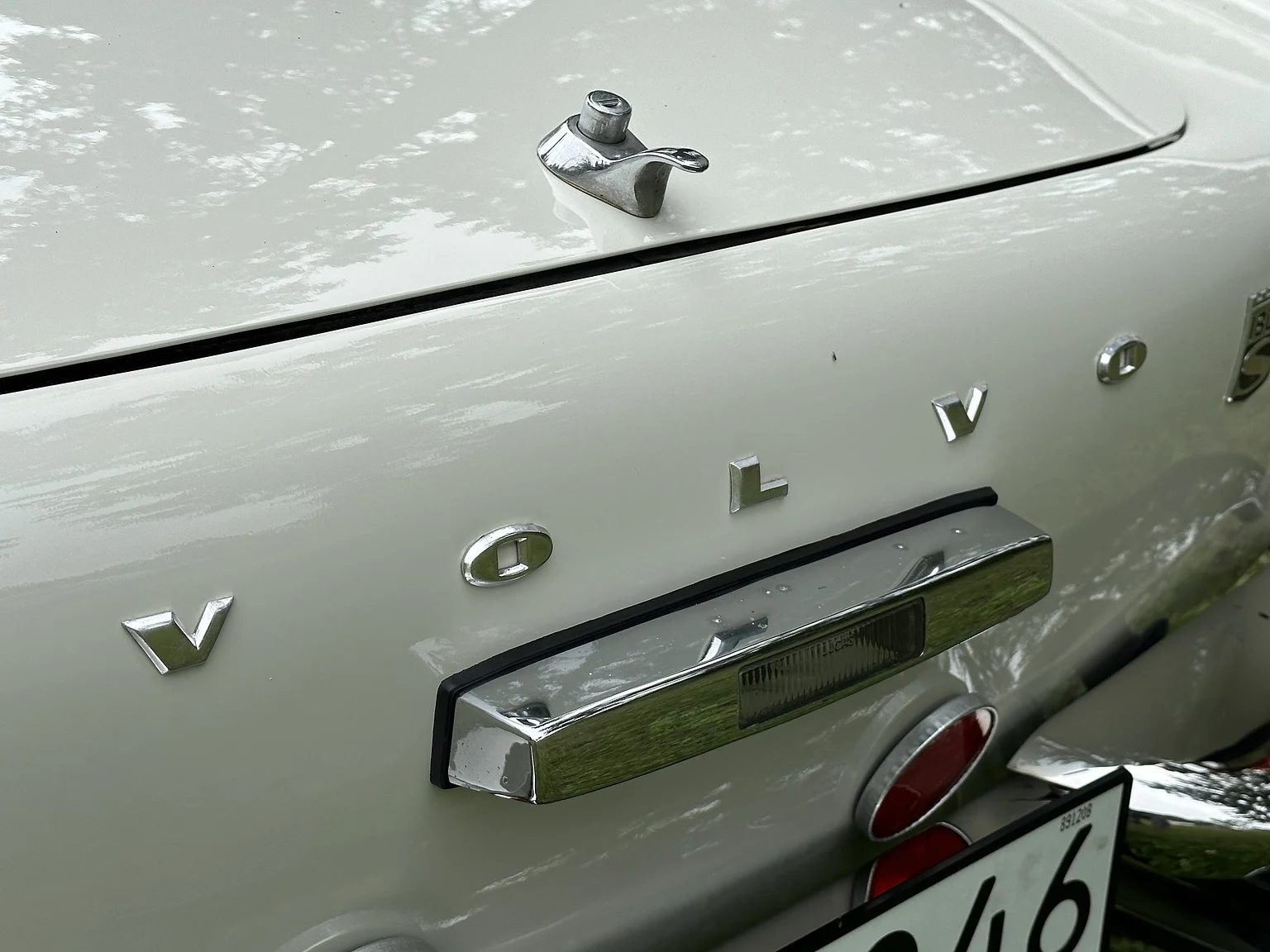 Exterior image of 1964 Volvo P1800S (77)