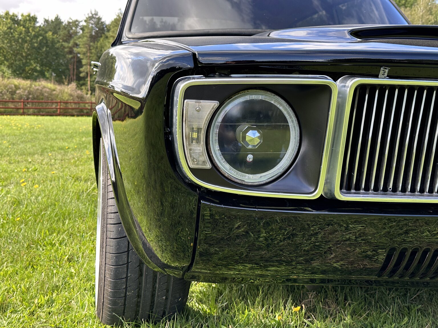 Aussenfoto 1969 Volvo 144 custom