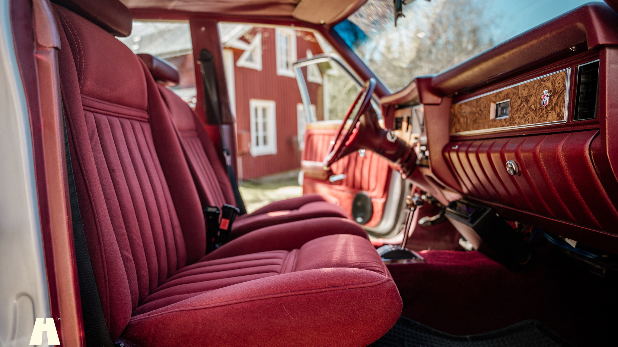 Interior image of 1976 Ford Mercury Monarch Ghia (3)