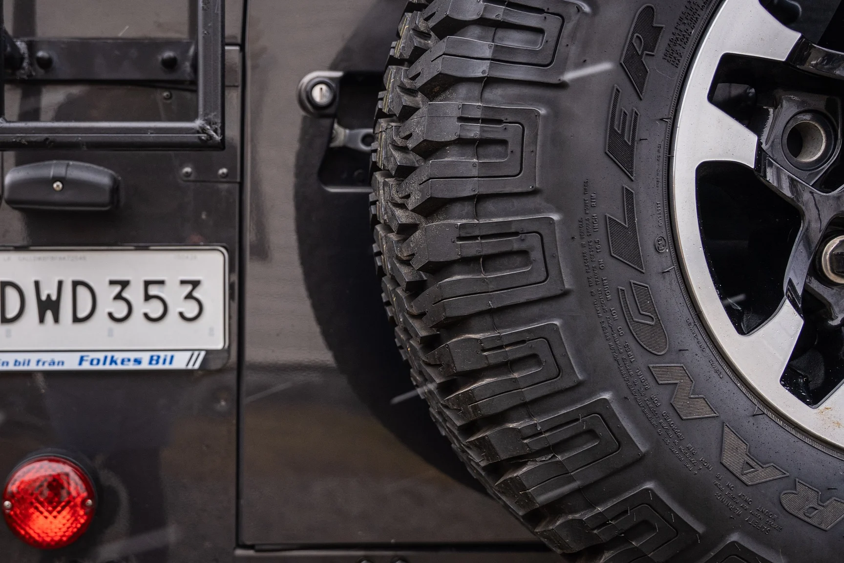 Exteriörbild på 2015 Land Rover Defender 90 Special (24)