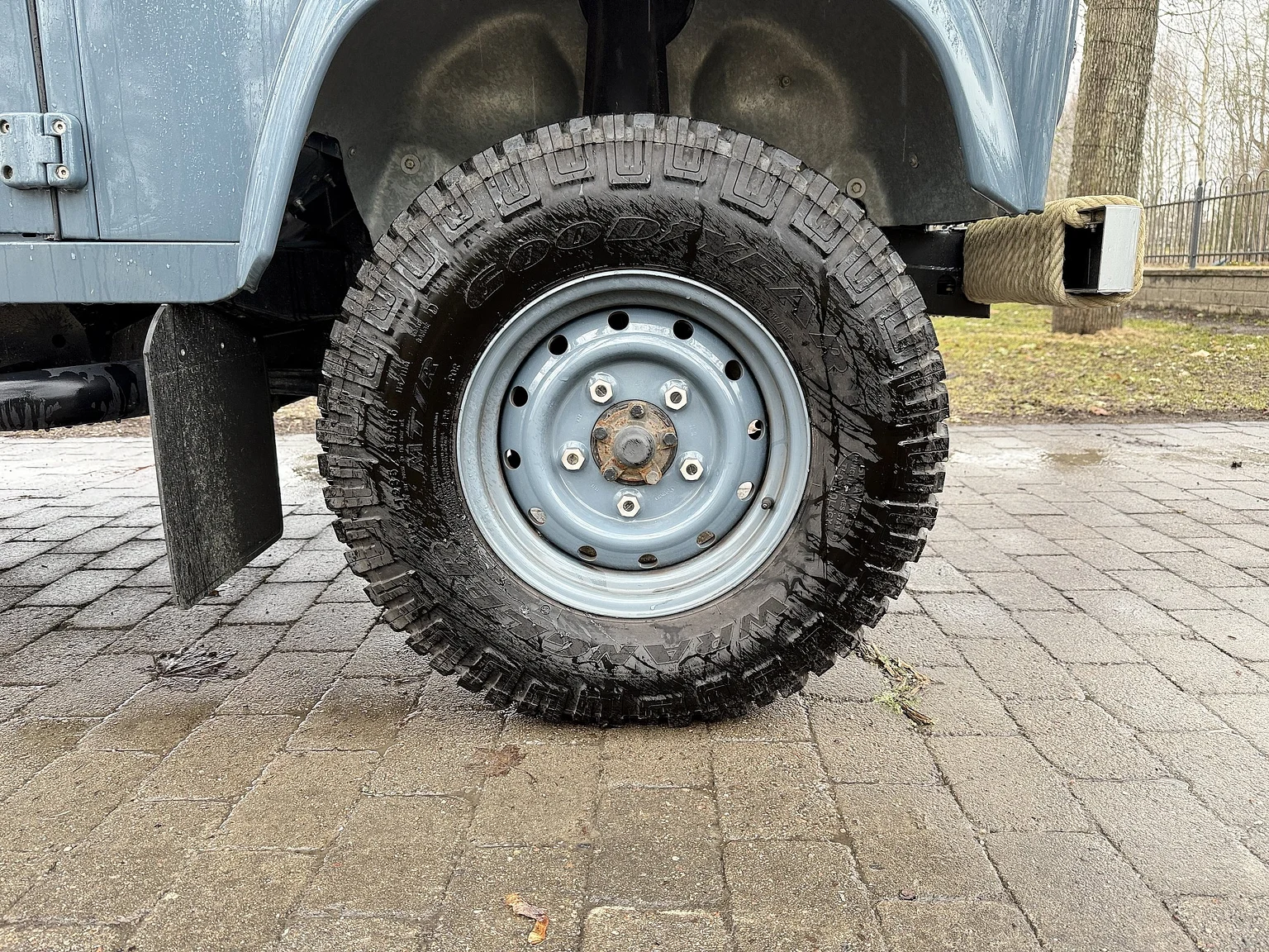 Exteriörbild på 2000 Land Rover Defender 110 C (18)