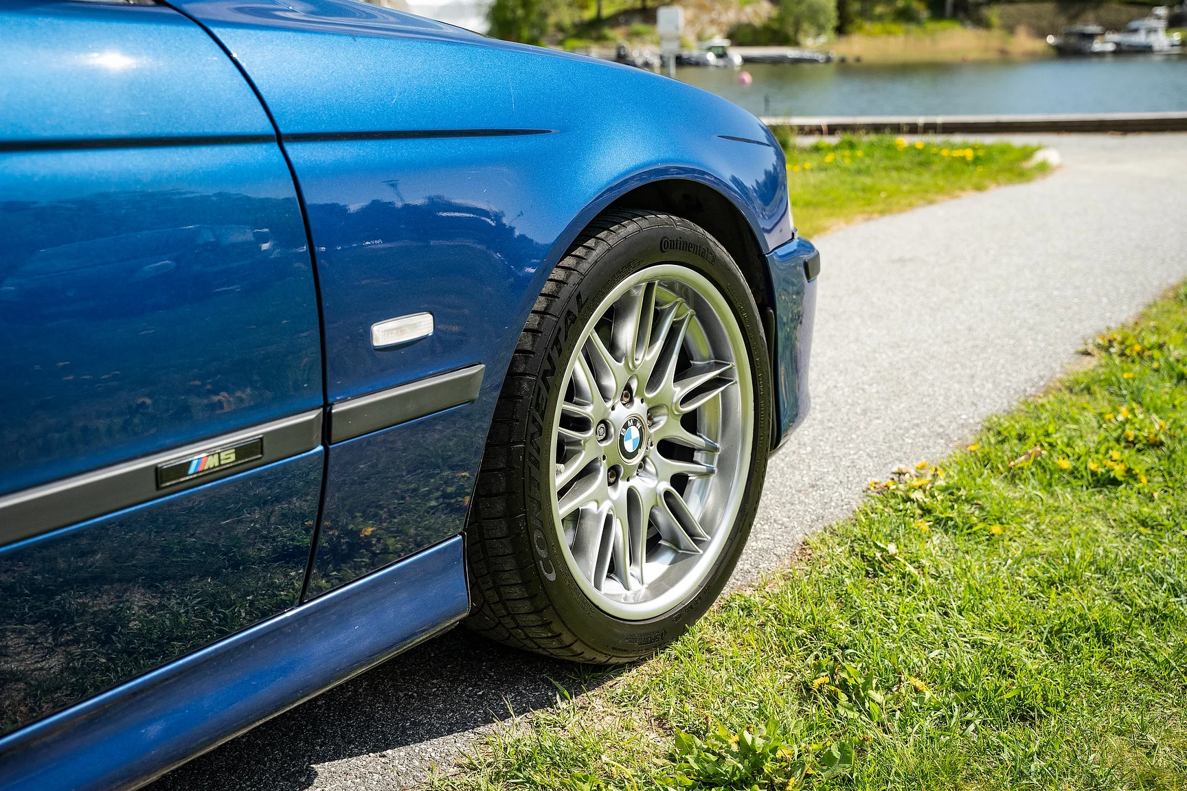 Exterior image of 2001 BMW M5 E39 LCI (19)