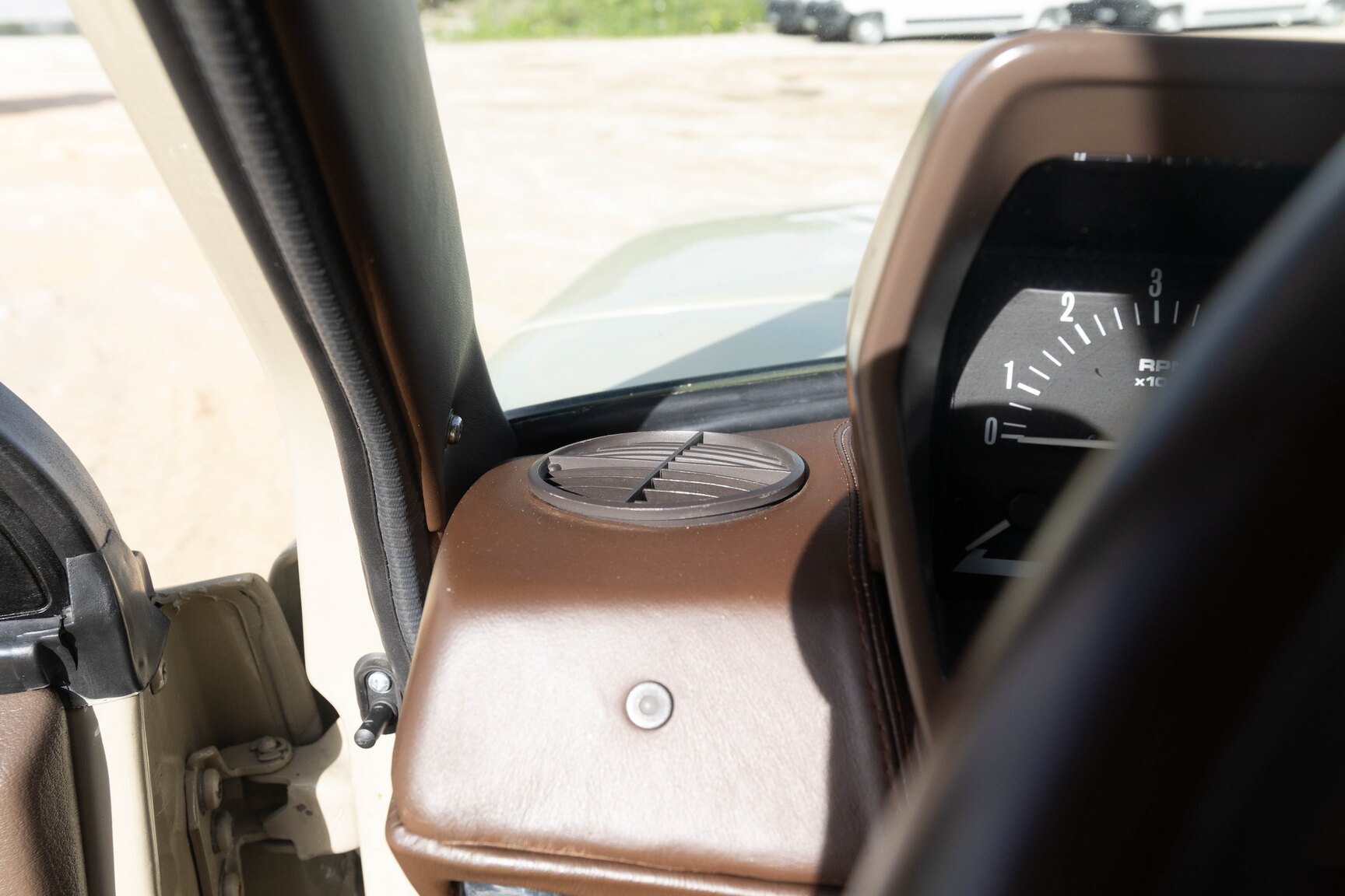 Innenraumfoto von 1991 Range Rover Restomod