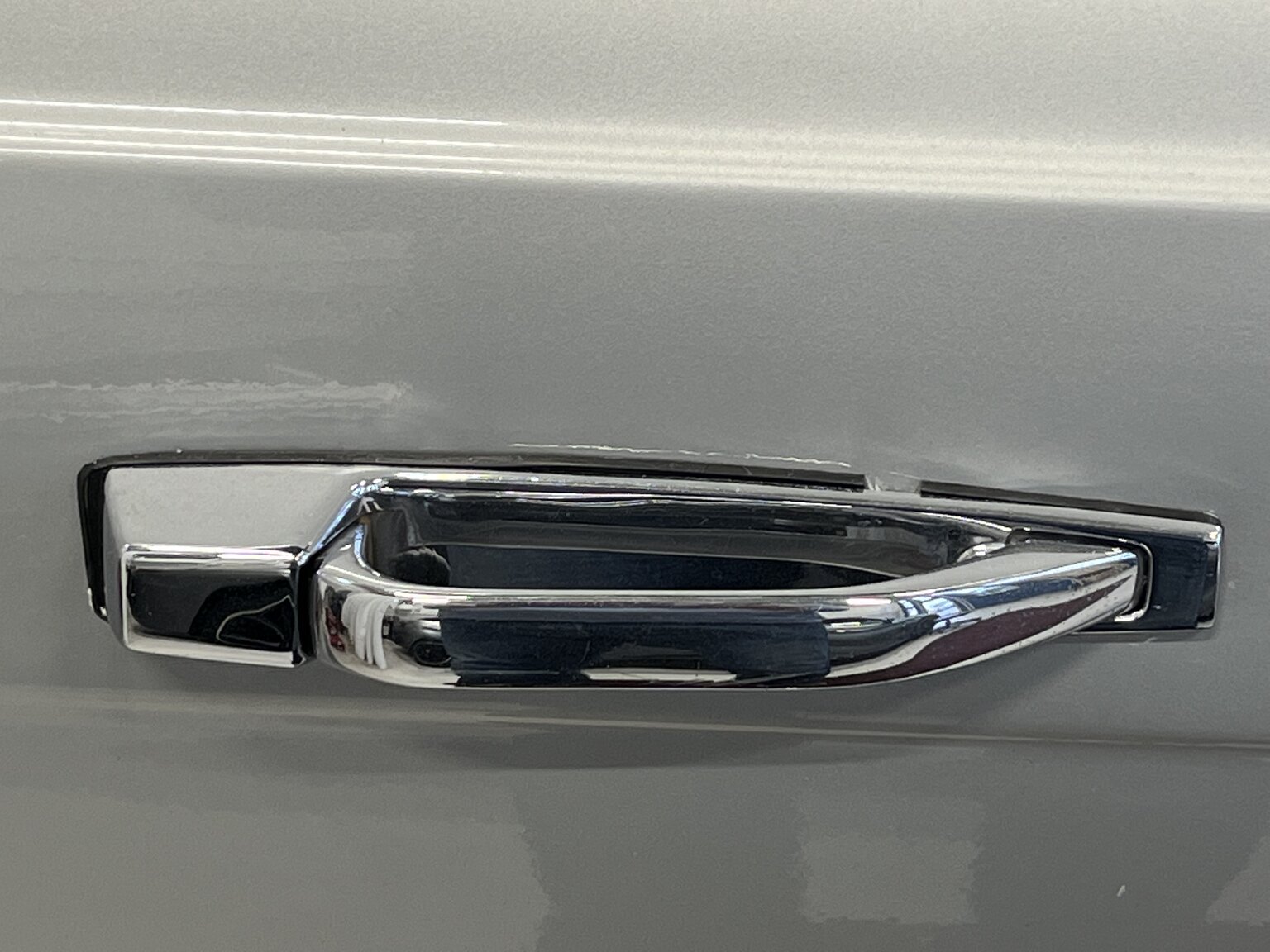 Exteriörbild på 1975 Mercedes-Benz 280 SE