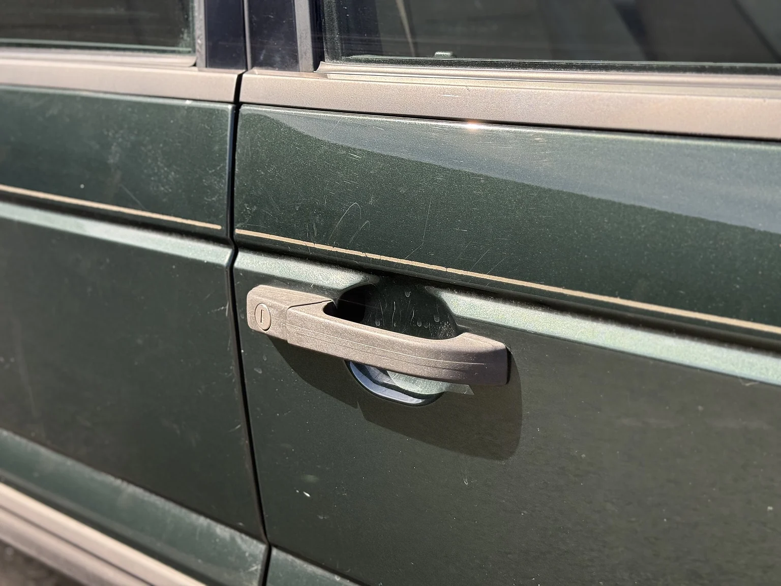 Exterior image of 1998 Land Rover Range Rover P38 (23)